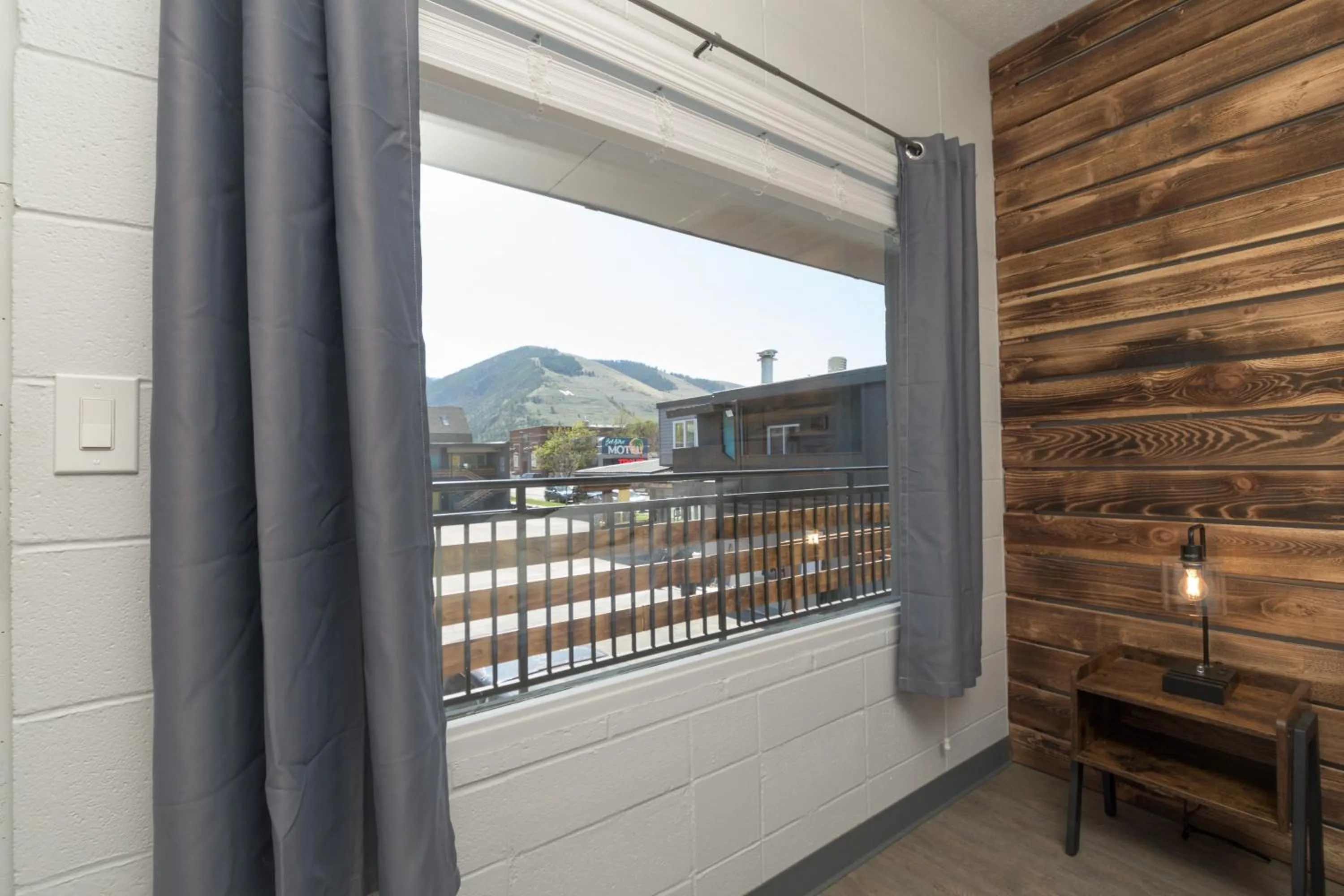 Mountain view in Bel Aire Motel