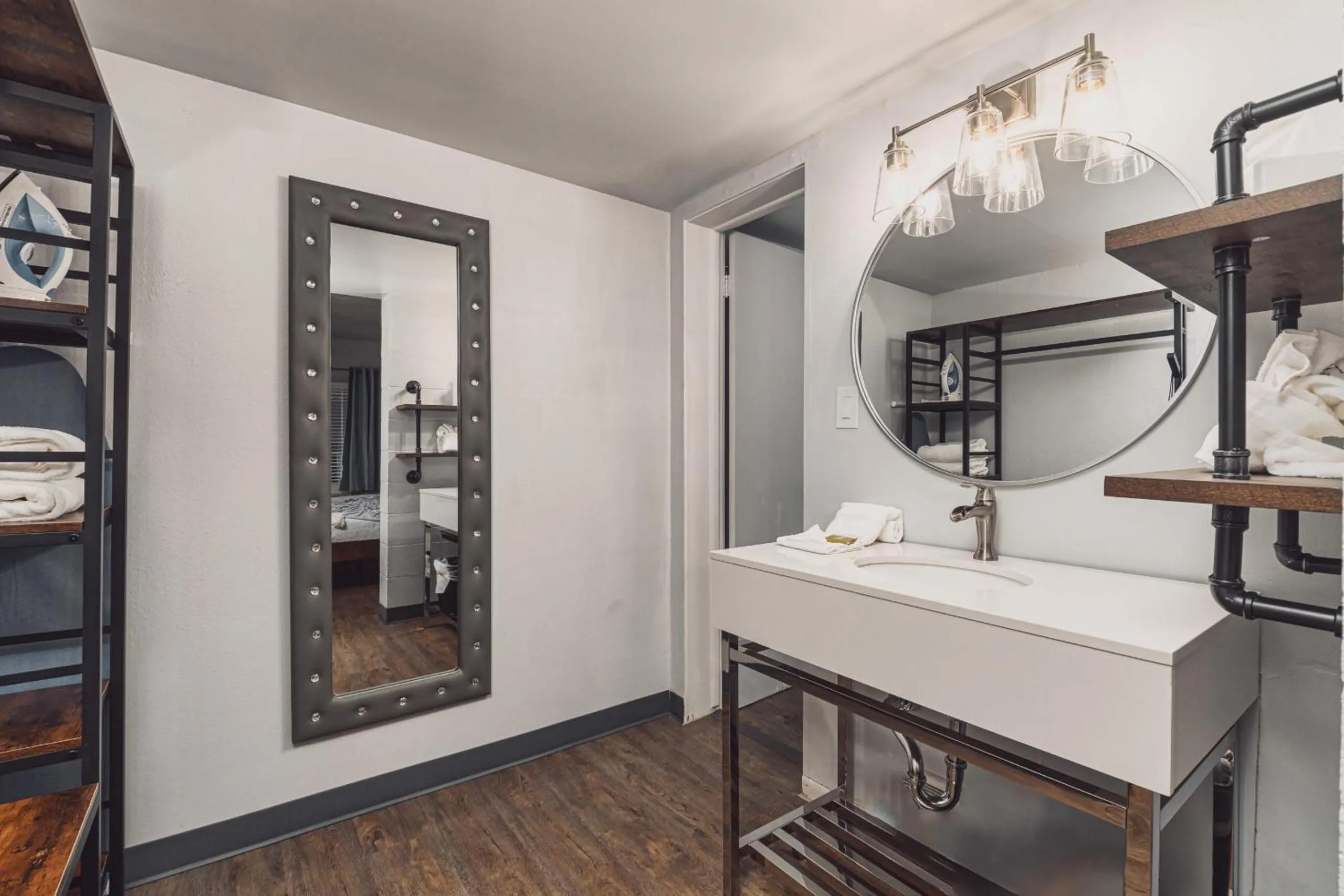 Bathroom in Bel Aire Motel