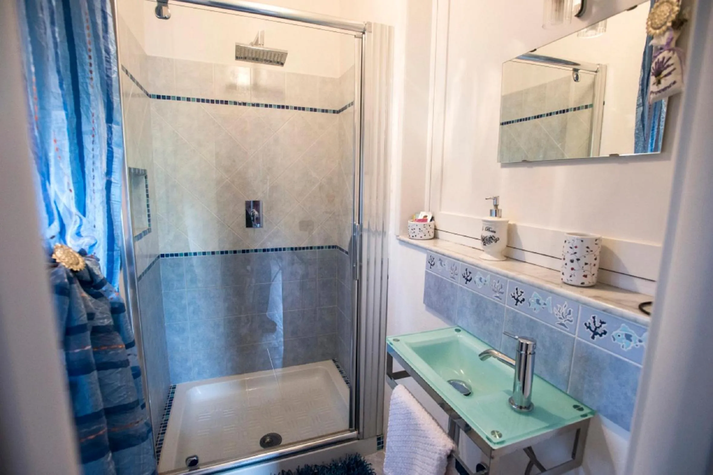 Shower in Bed & Breakfast Lujocanda