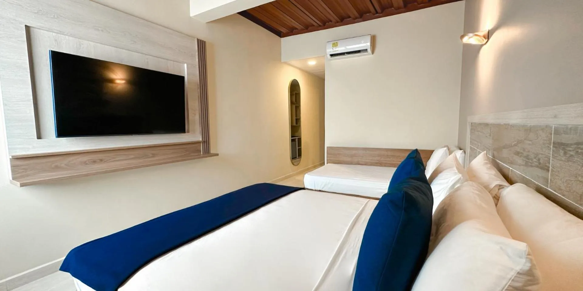 Photo of the whole room, Bed in Hotel Caribbean by On vacation