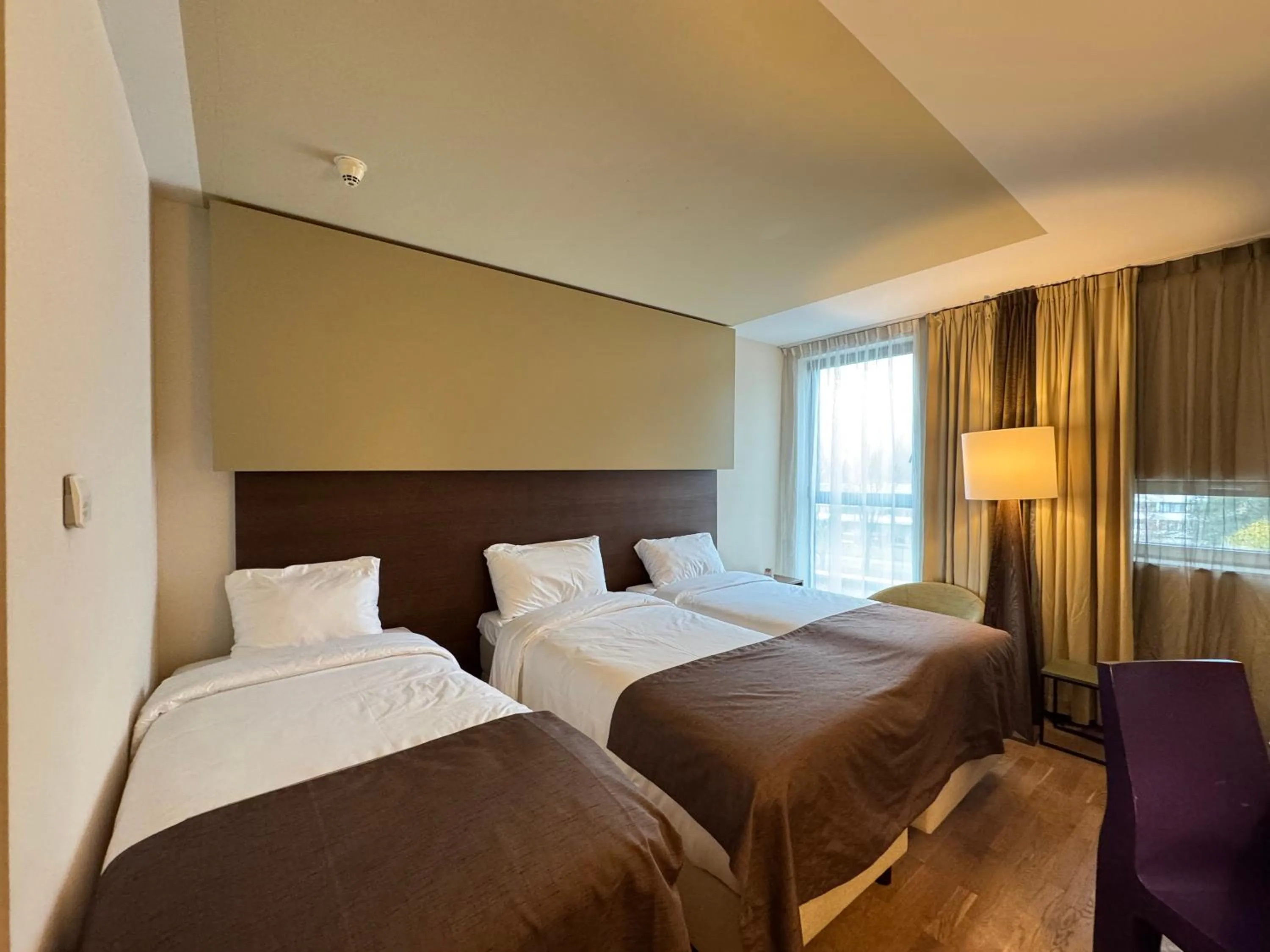 Photo of the whole room, Bed in Hotel Artemis Amsterdam