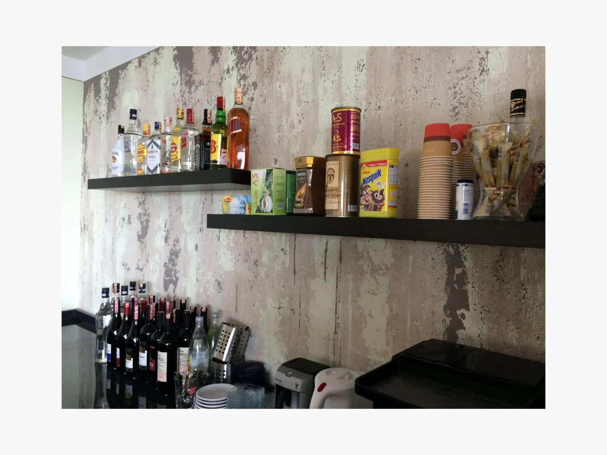 Restaurant/places to eat in Hotel Hugo