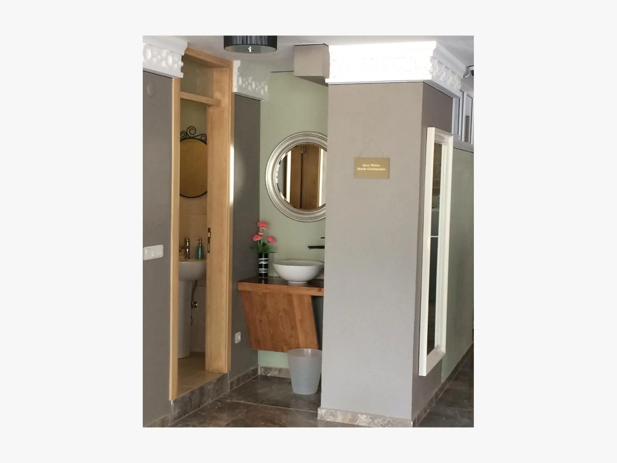 Toilet in Hotel Hugo