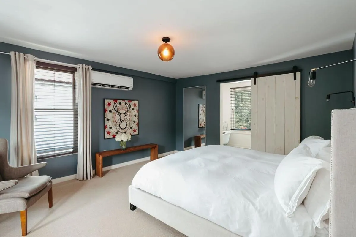 Bed in The North Branch Inn