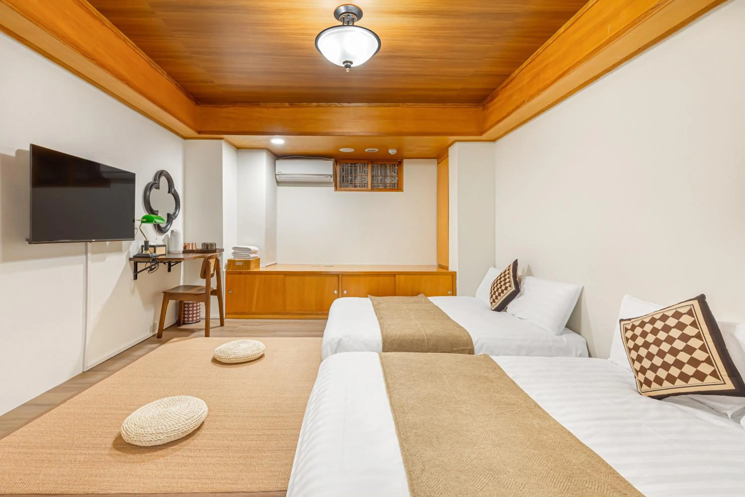 Bed in Jiufen Nostalgic Inn