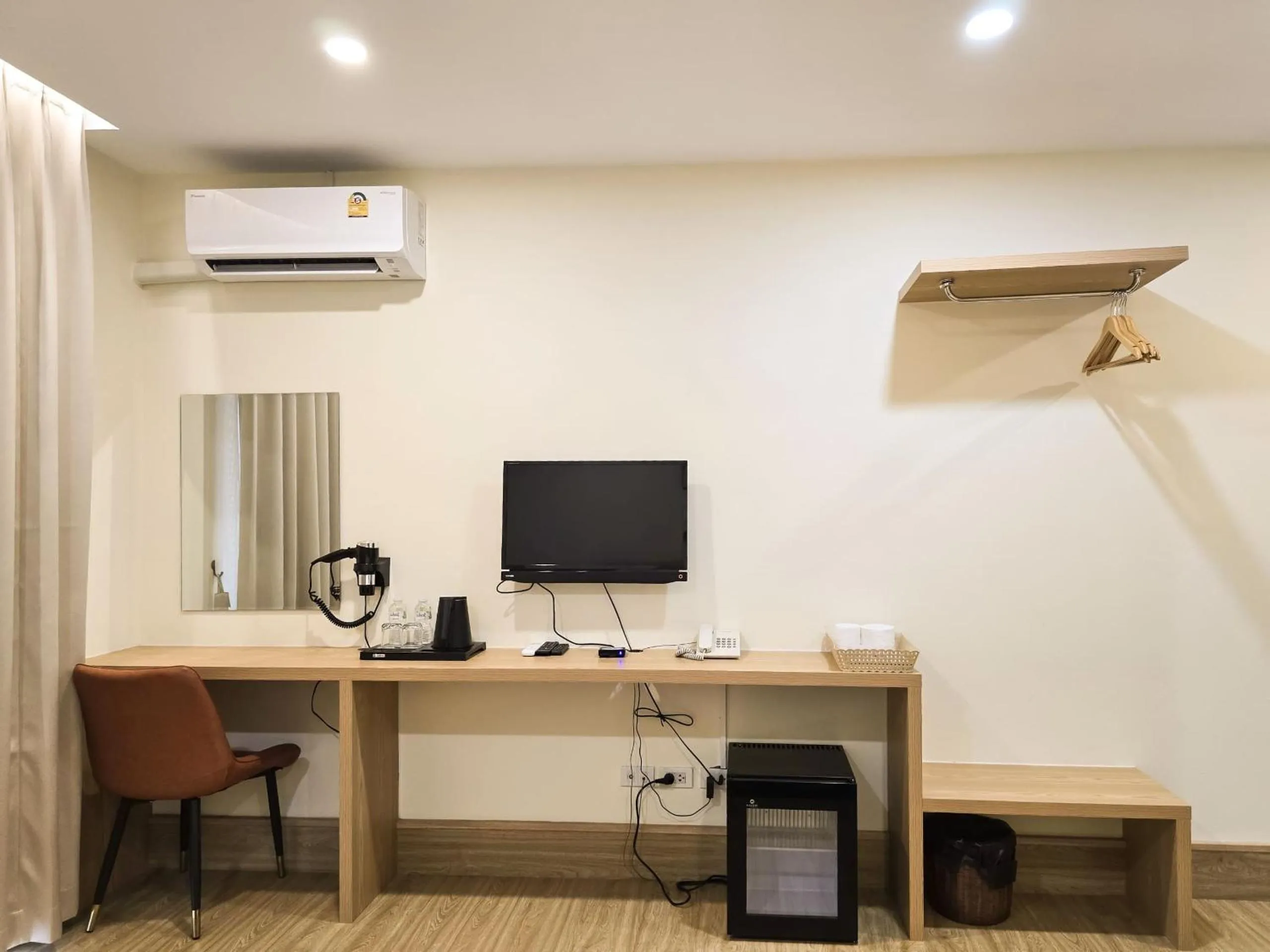 TV and multimedia in Douangchan Plaza Hotel