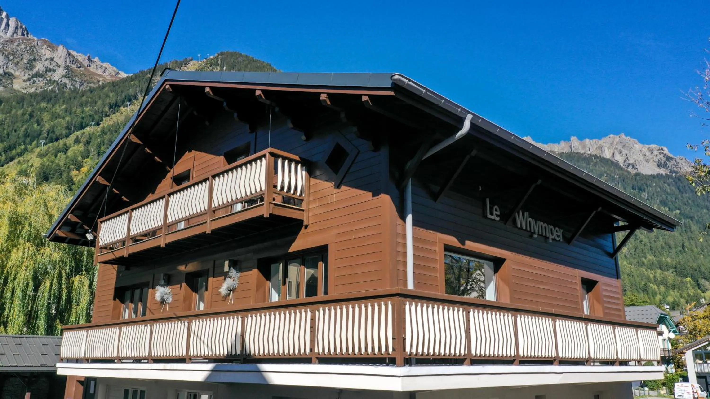 Property building in Chalet hôtel le Whymper