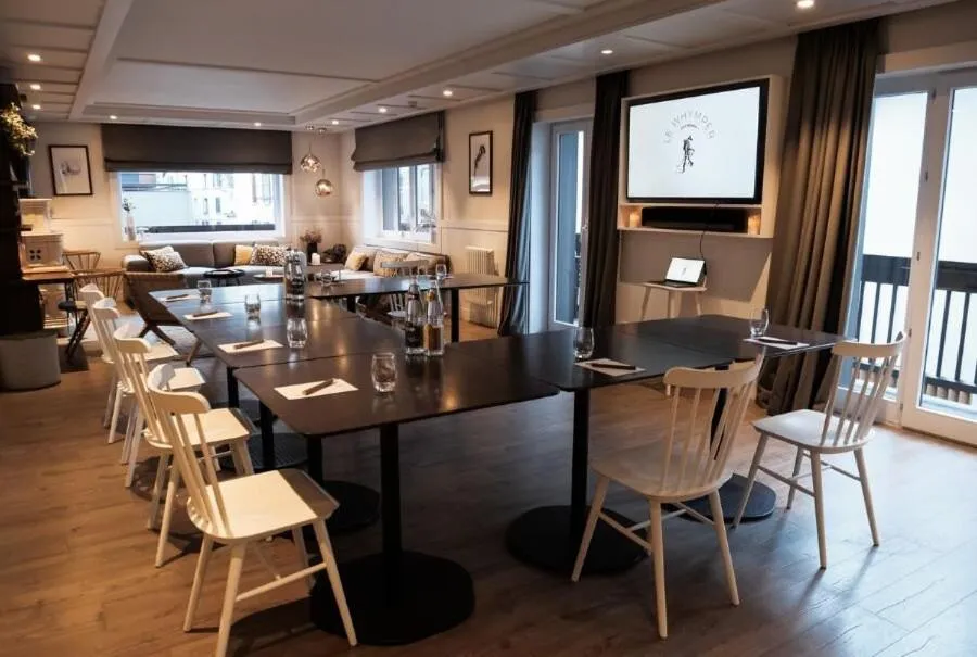 Seating area in Chalet hôtel le Whymper