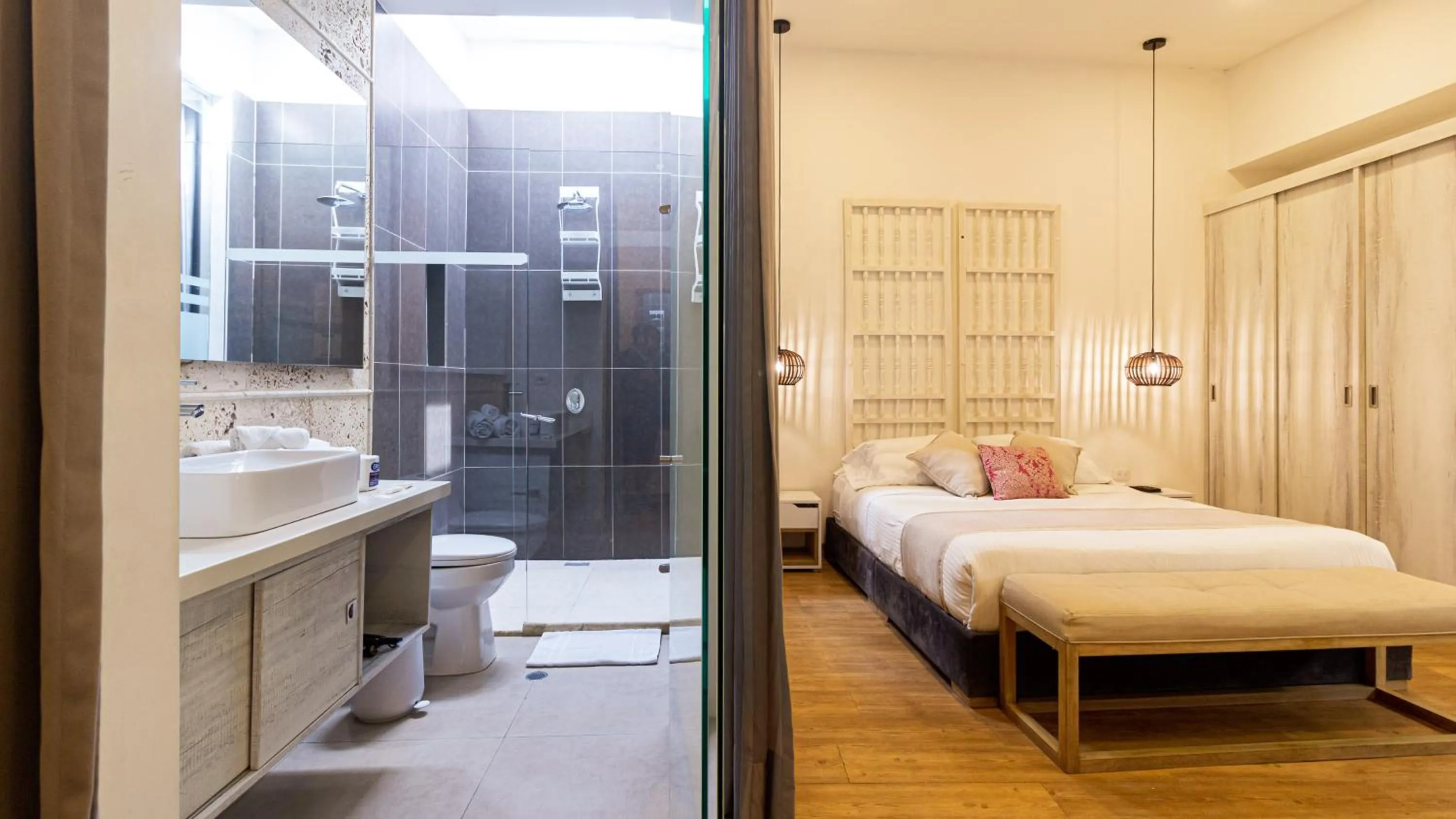 Bathroom, Bed in Cartagena Suites de Manga