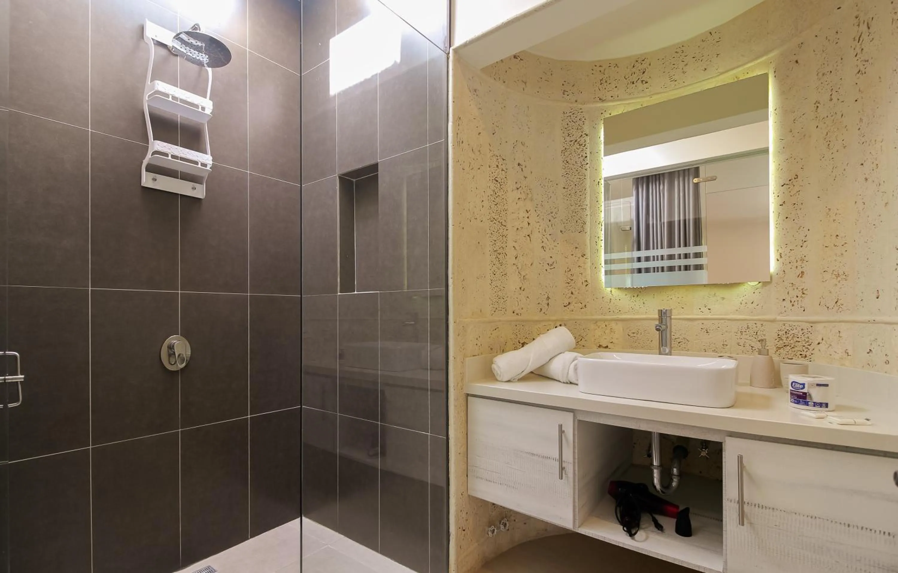 Bathroom in Cartagena Suites de Manga