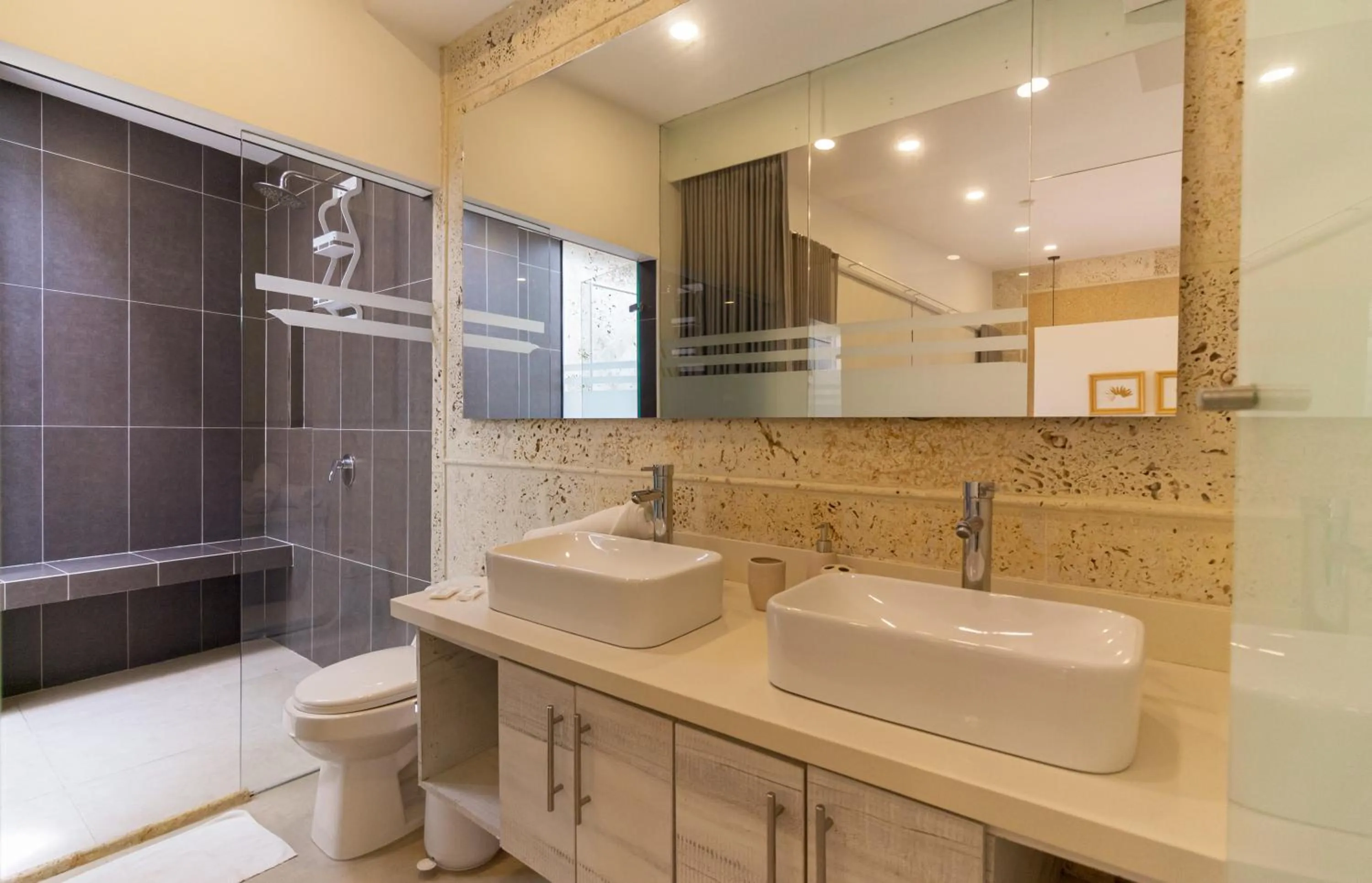 Bathroom in Cartagena Suites de Manga