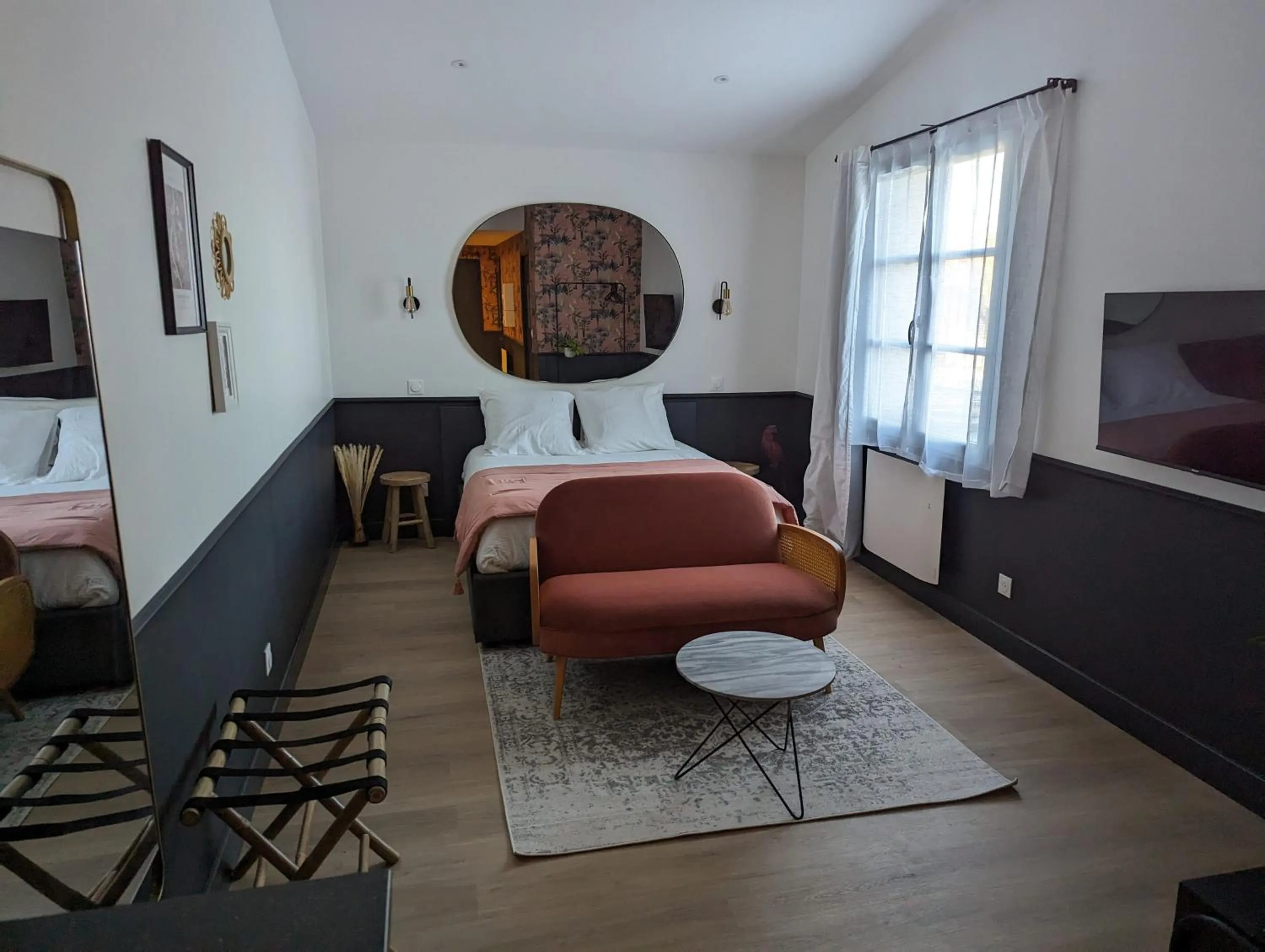 Seating area in Le Logis d'Origine.