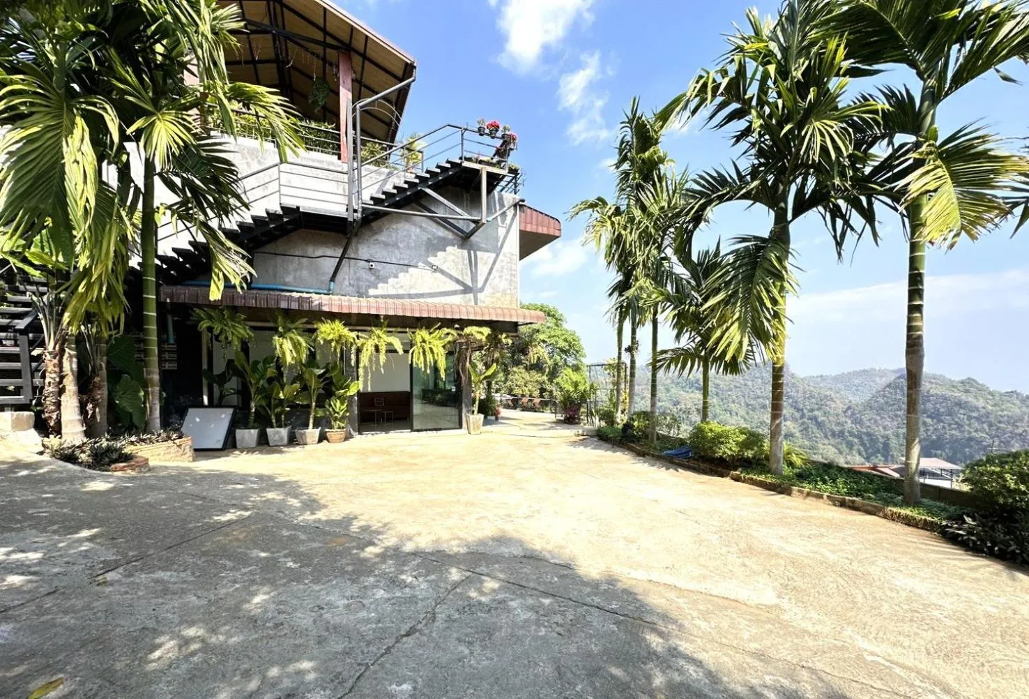 Property building in Oasis Phamee