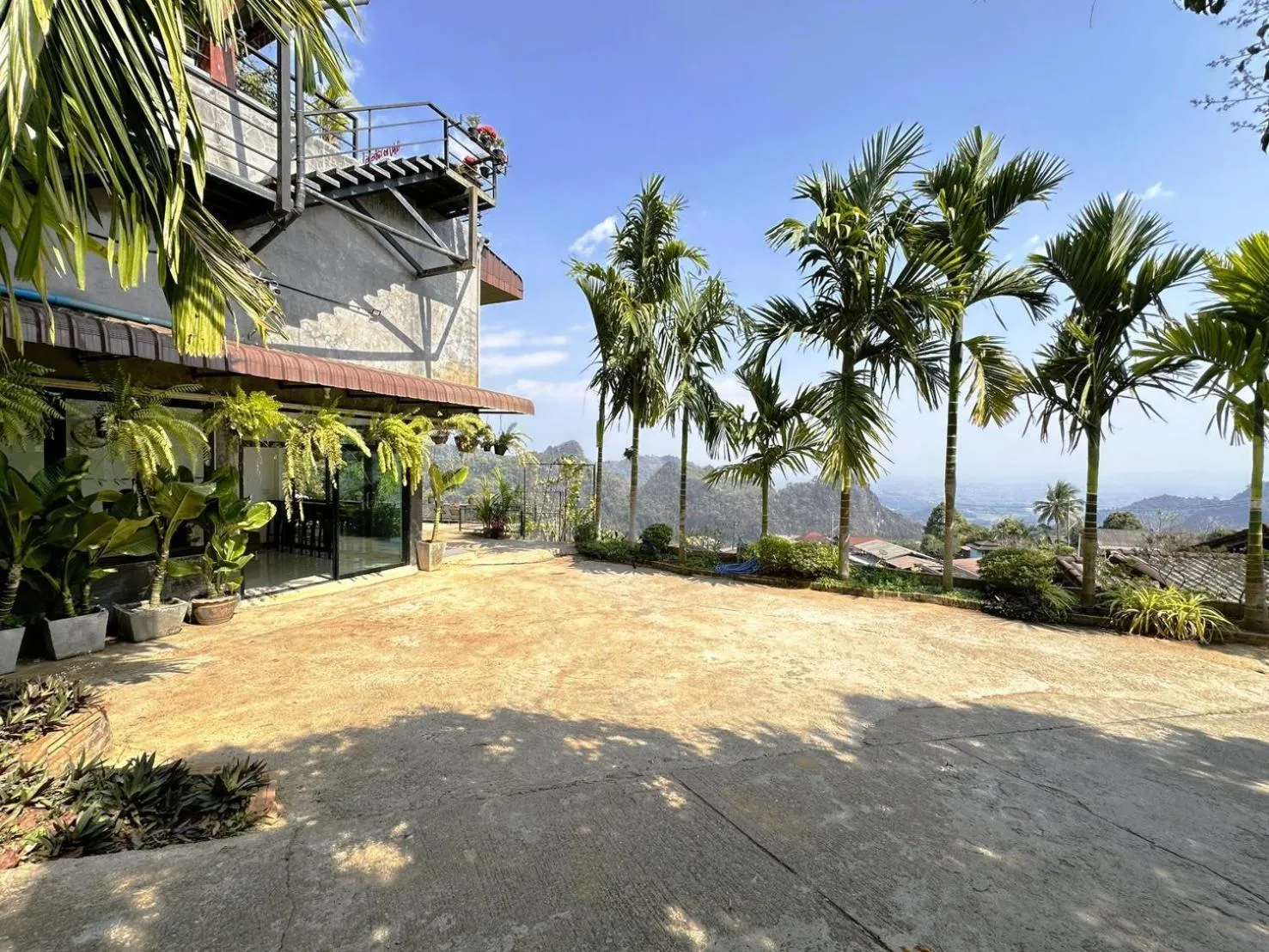 Property building in Oasis Phamee