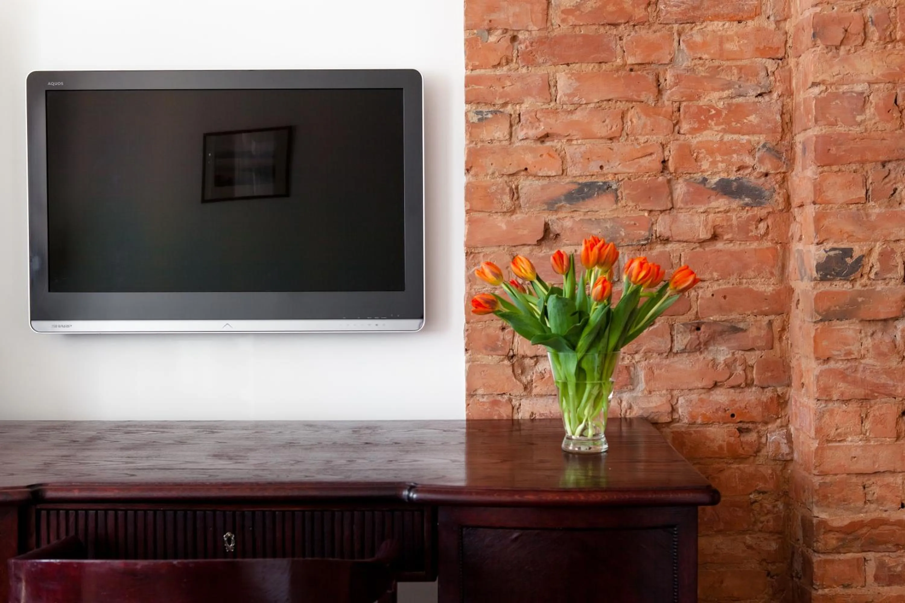 TV and multimedia in Janne Hotel with Self Check-in