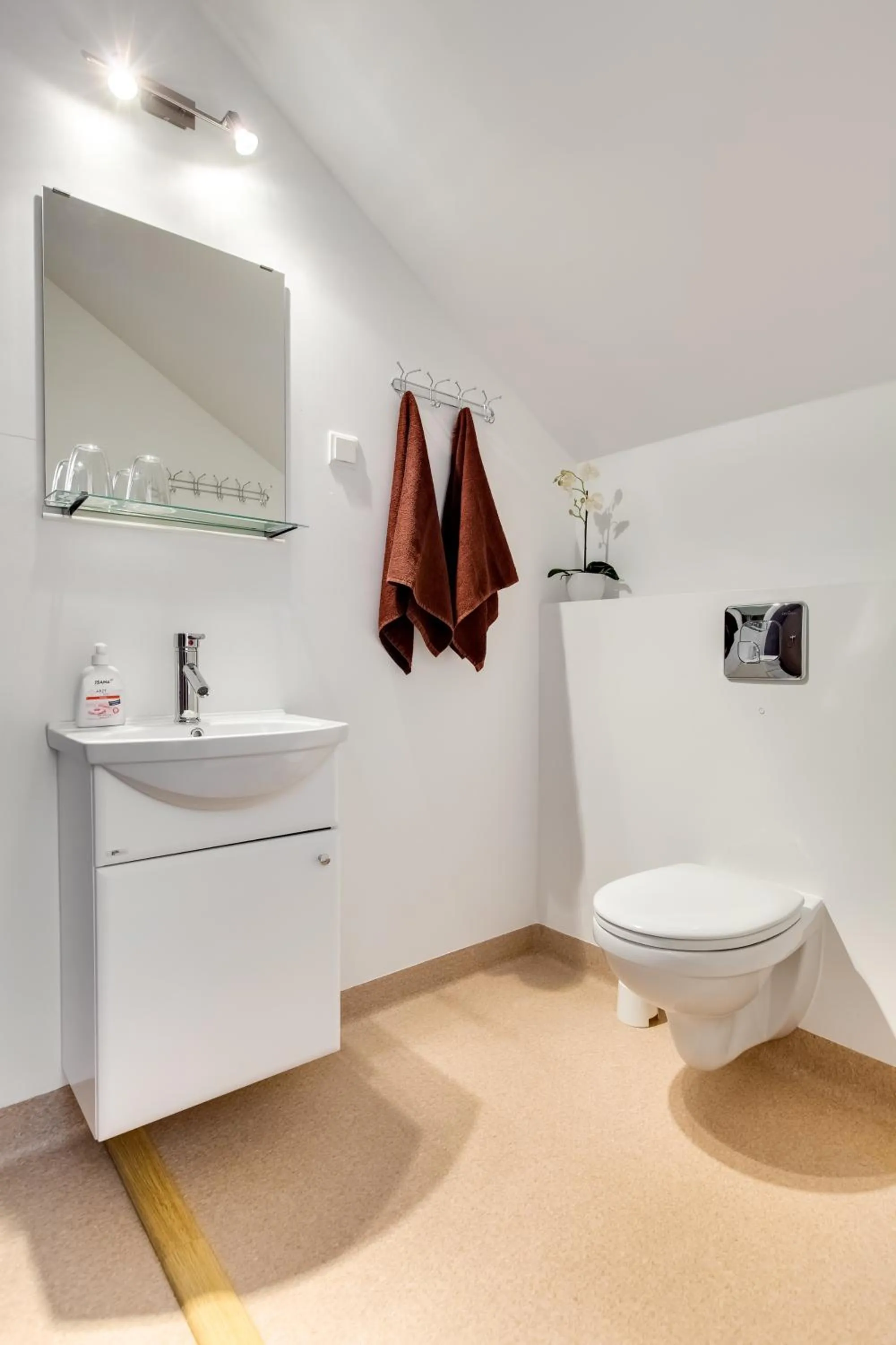 Shower in Janne Hotel with Self Check-in