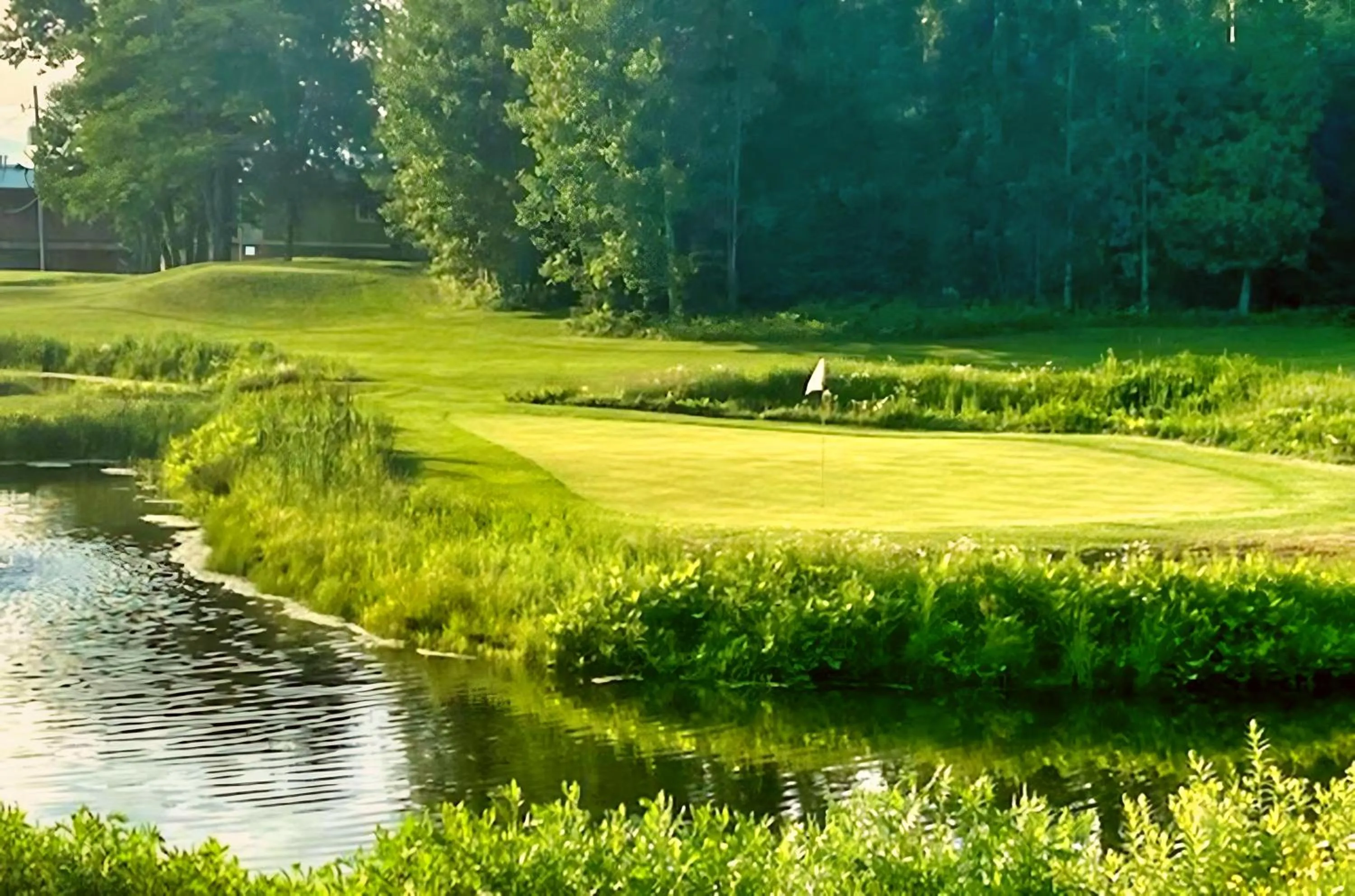 Golfcourse in Terrace Suites