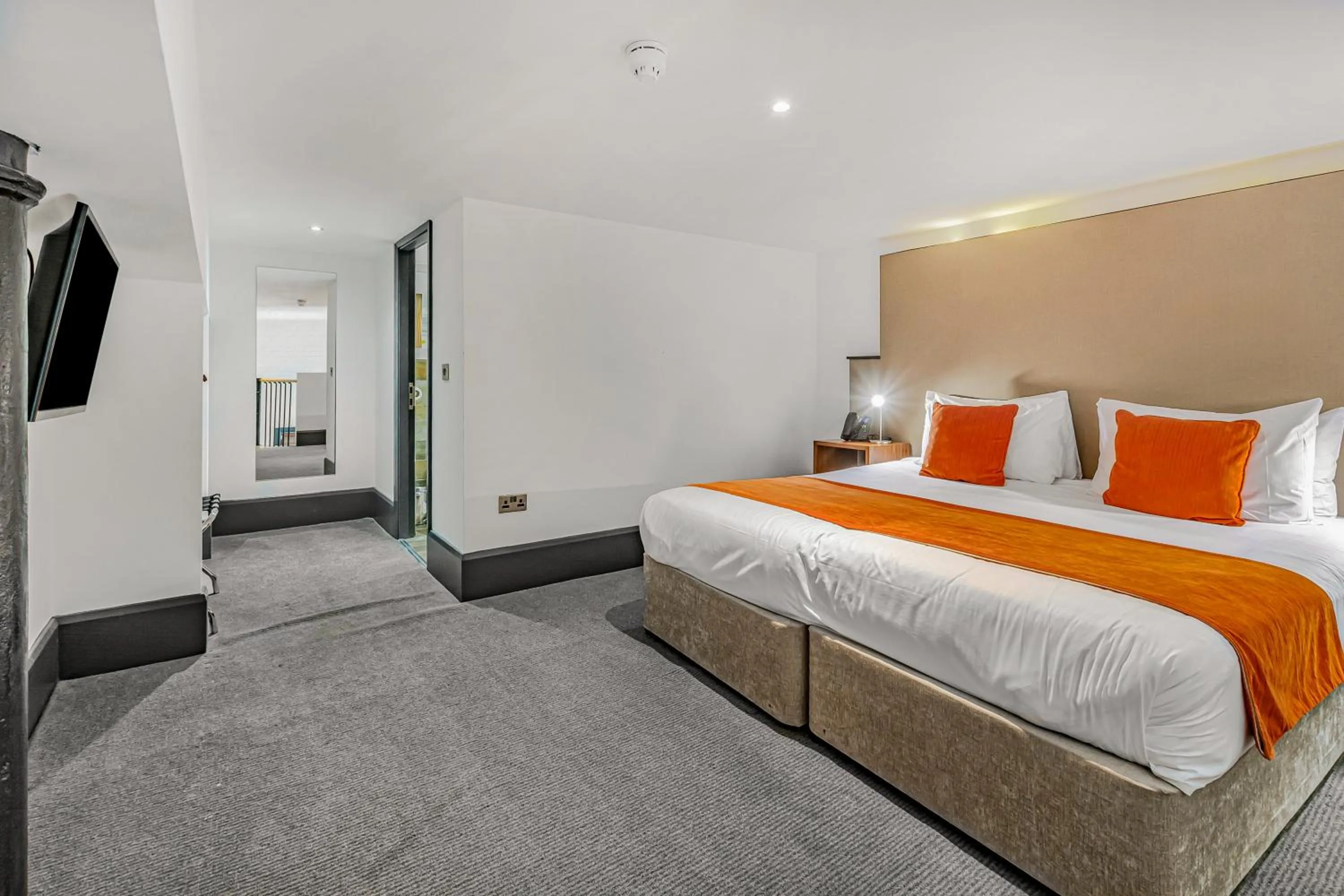 Bedroom, Bed in The Ainscow Hotel