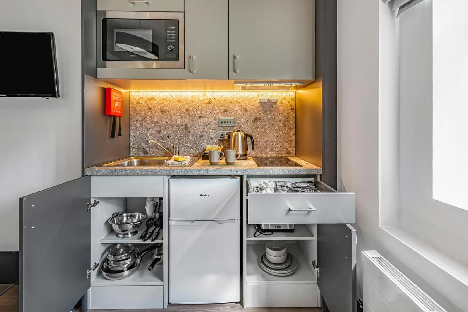 Kitchen or kitchenette in The Ainscow Hotel