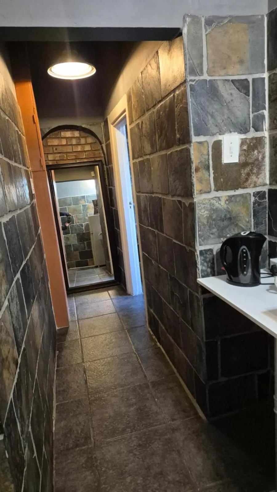 44 on Ennis Guest Lodge and Restaurant -