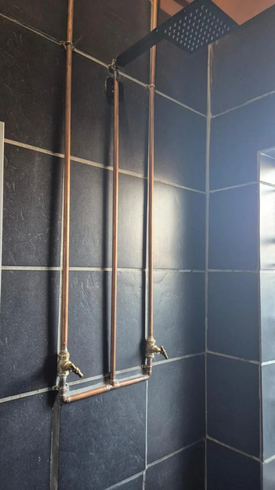 44 on Ennis Guest Lodge and Restaurant -