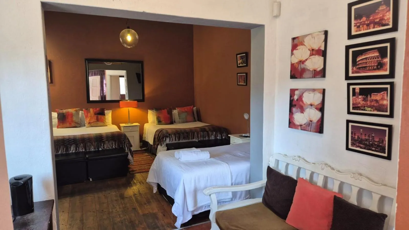 Bed in 44 on Ennis Guest Lodge and Restaurant -