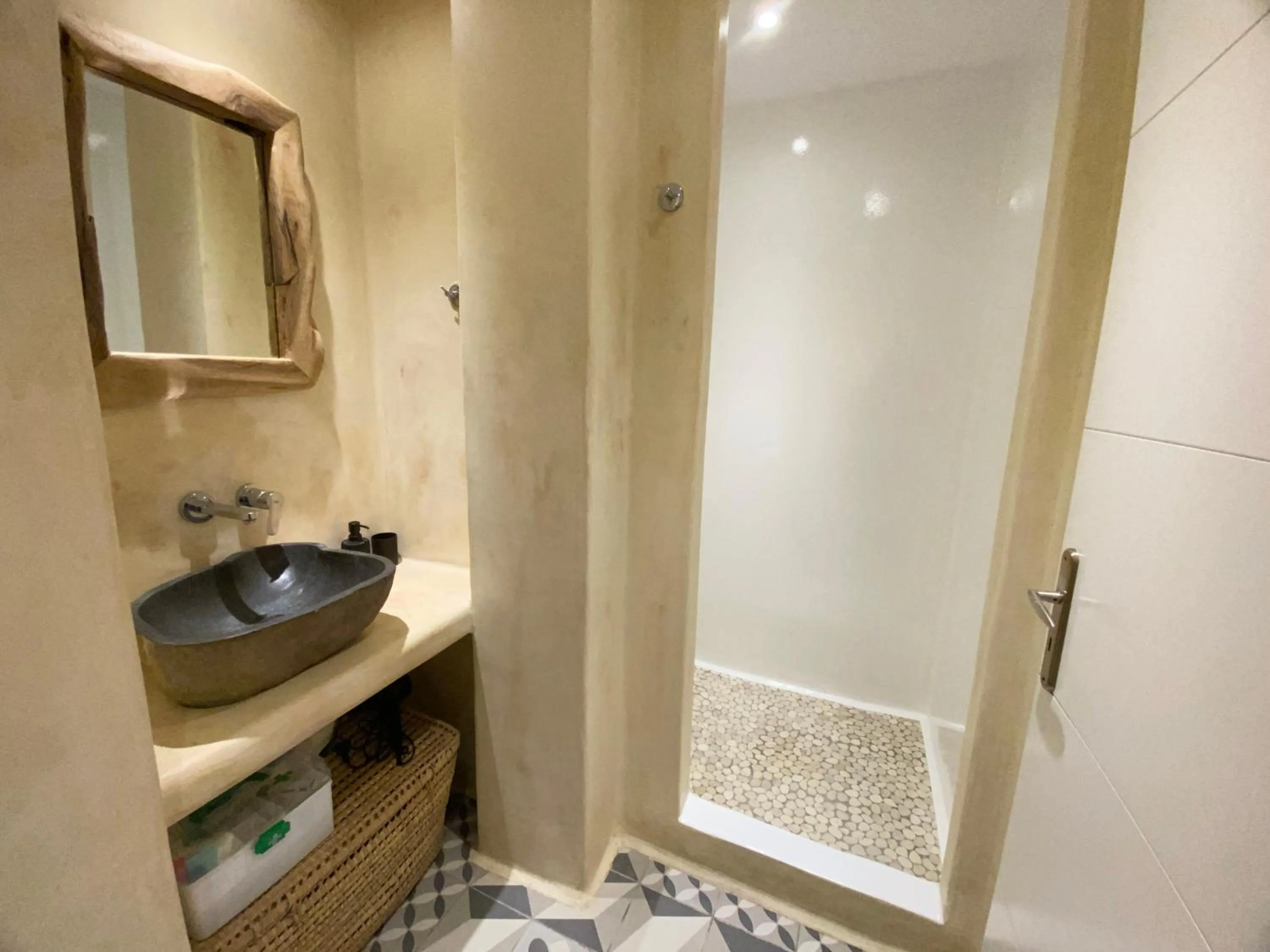 Shower in Casa Centro Suites Mykonos