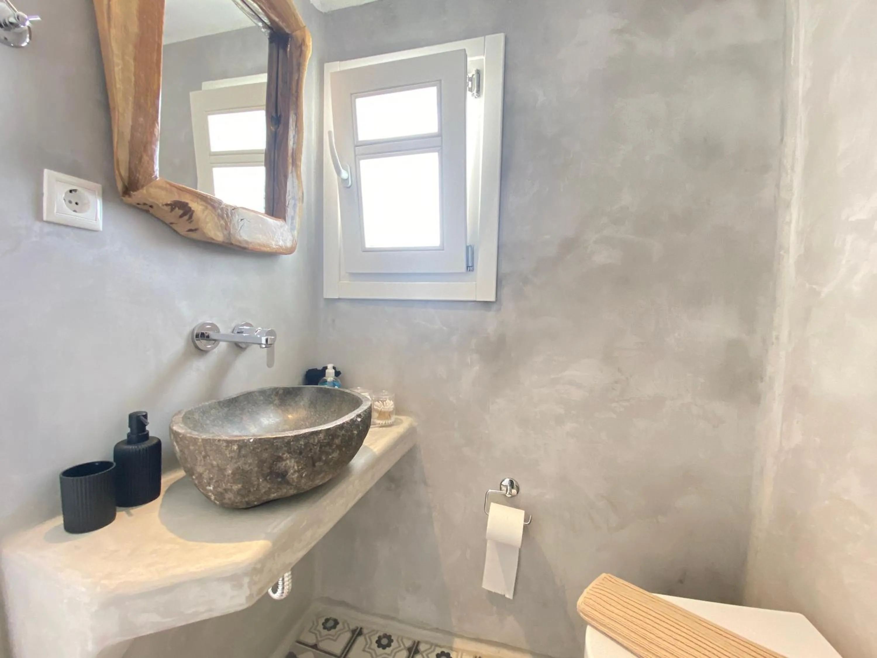 Bathroom in Casa Centro Suites Mykonos