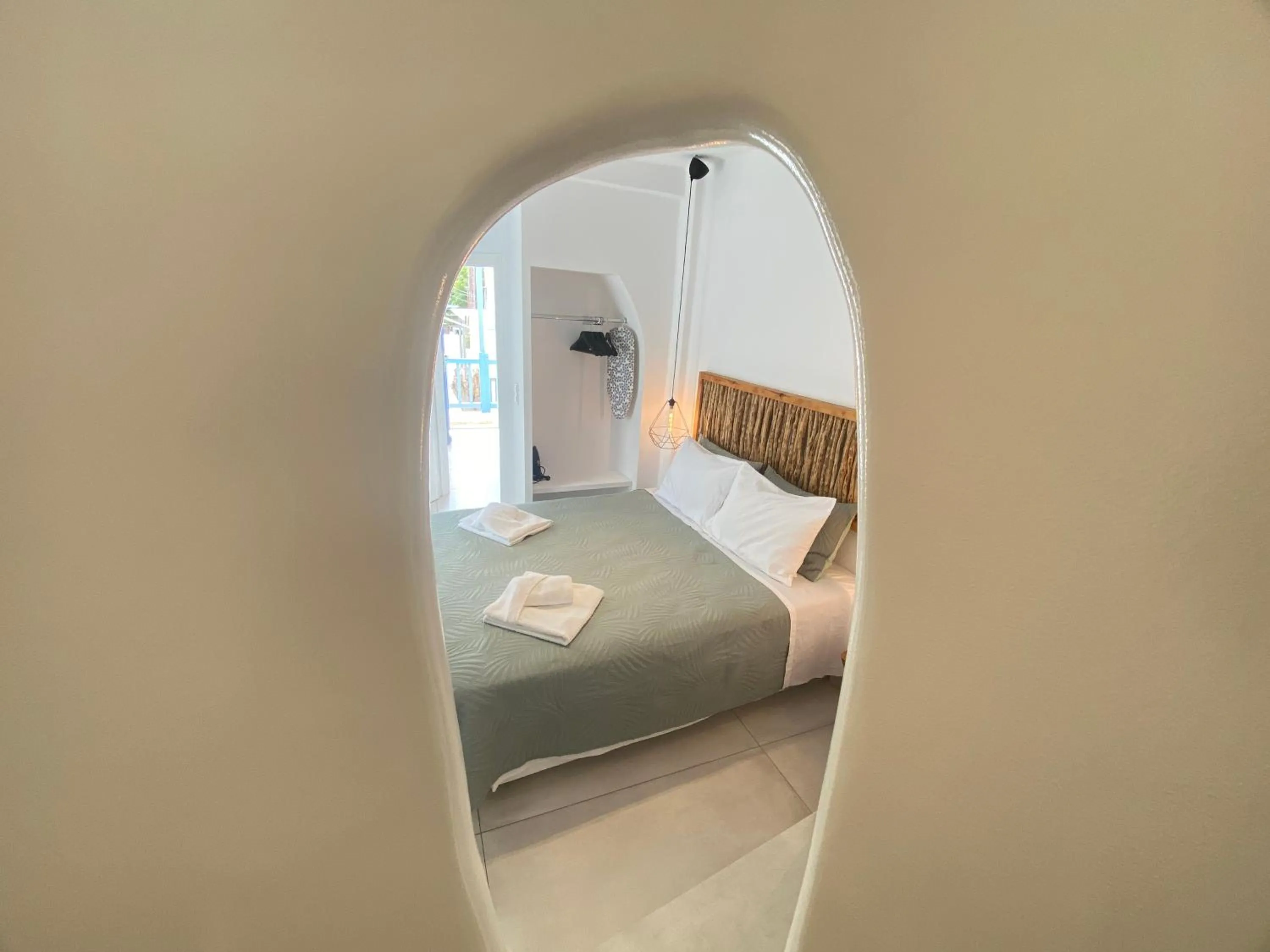 Shower, Bed in Casa Centro Suites Mykonos