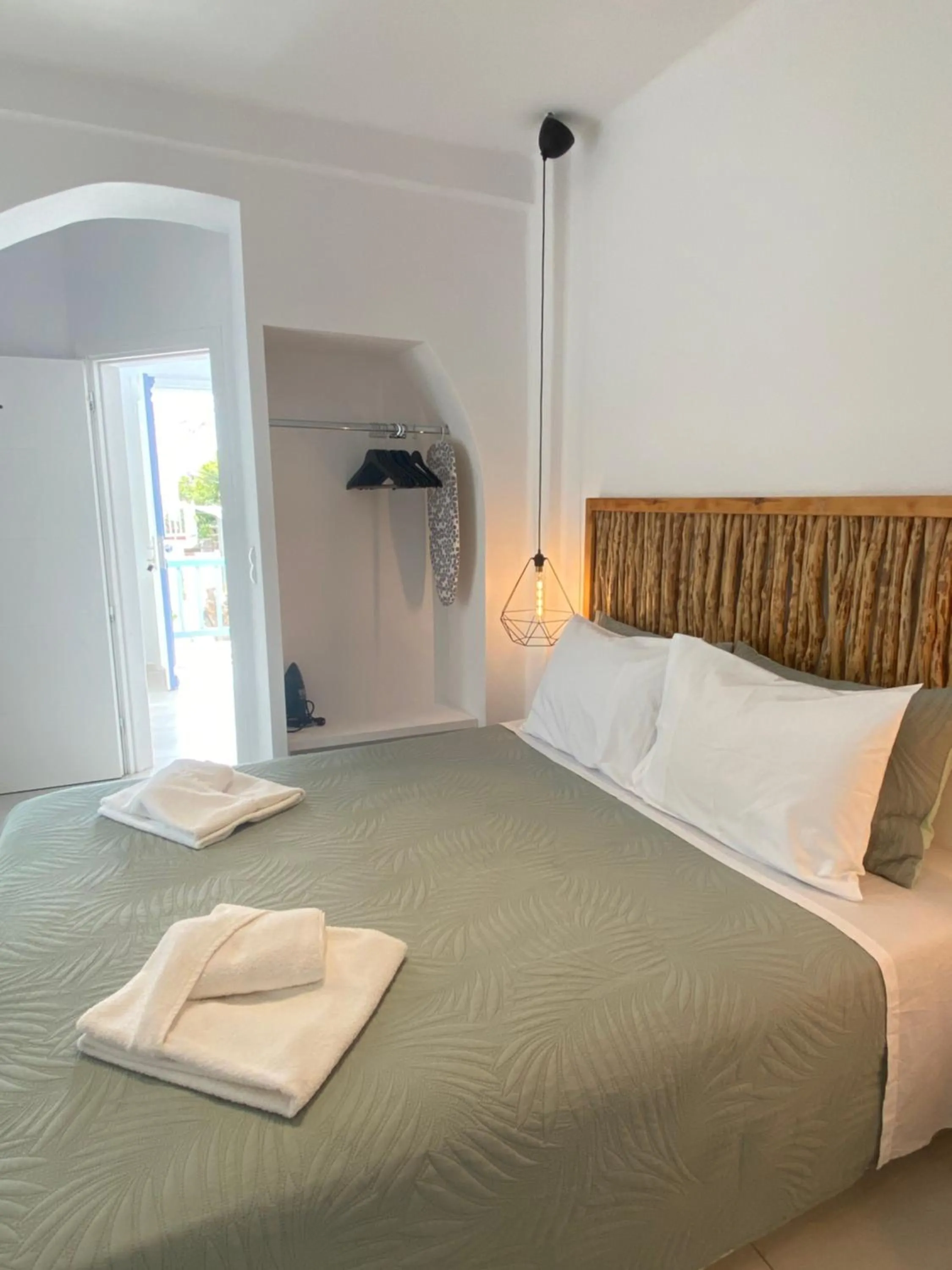 Bed in Casa Centro Suites Mykonos