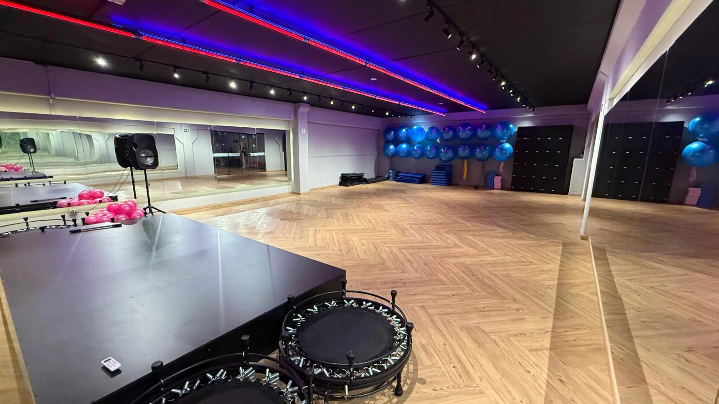 Fitness centre/facilities in Momax Hotel