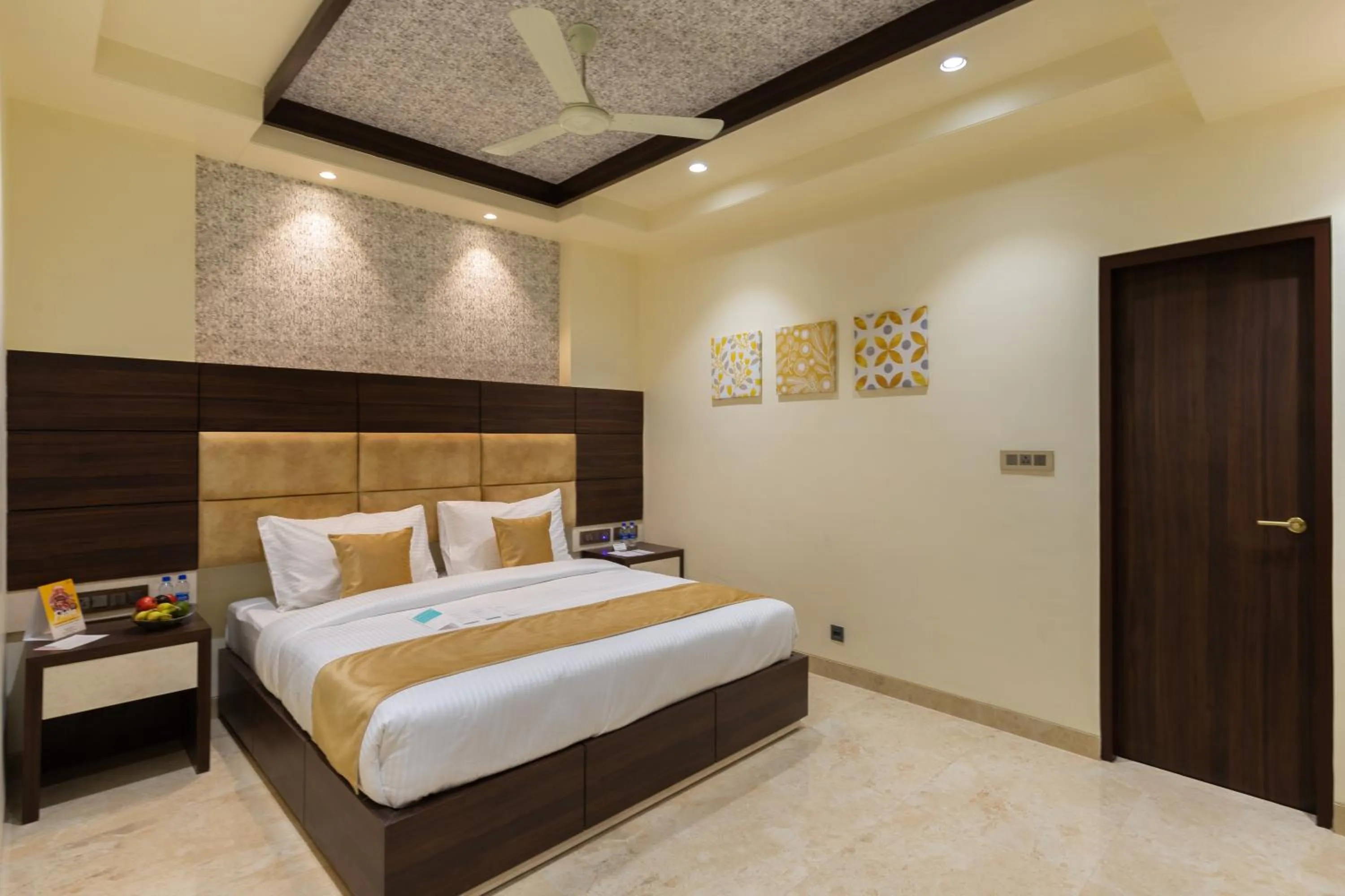 Bedroom, Bed in Royal Rawal - Luxury Boutique Hotel