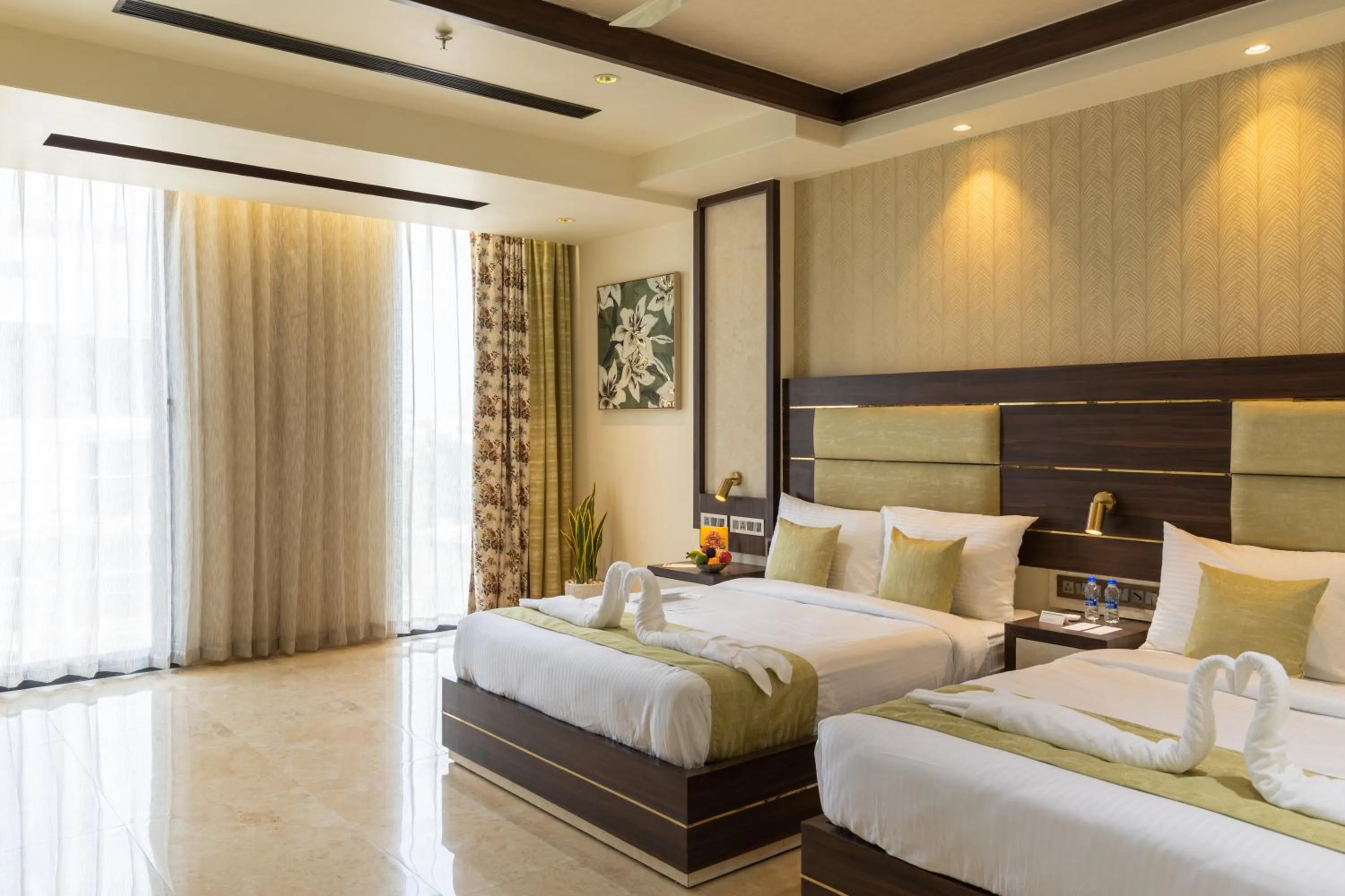 Photo of the whole room, Bed in Royal Rawal - Luxury Boutique Hotel