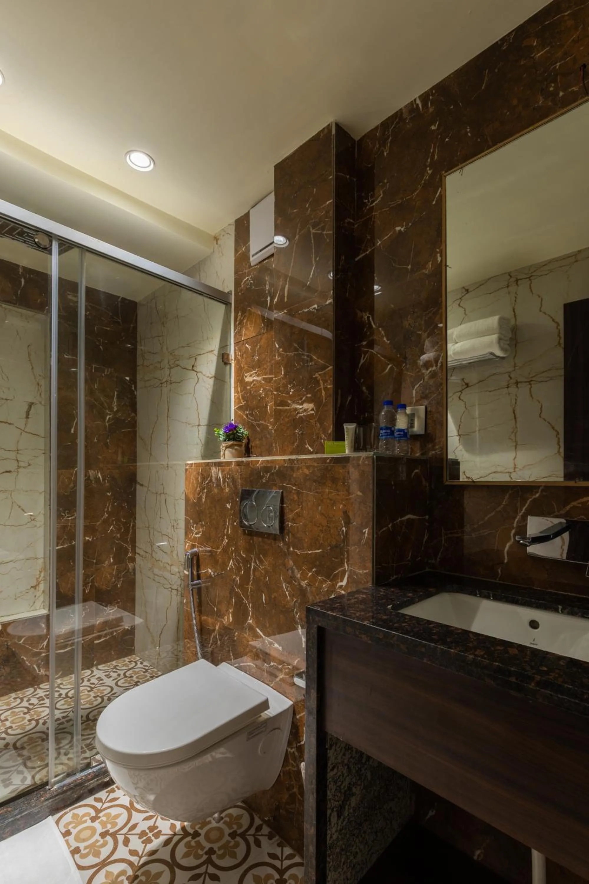 Bathroom in Royal Rawal - Luxury Boutique Hotel