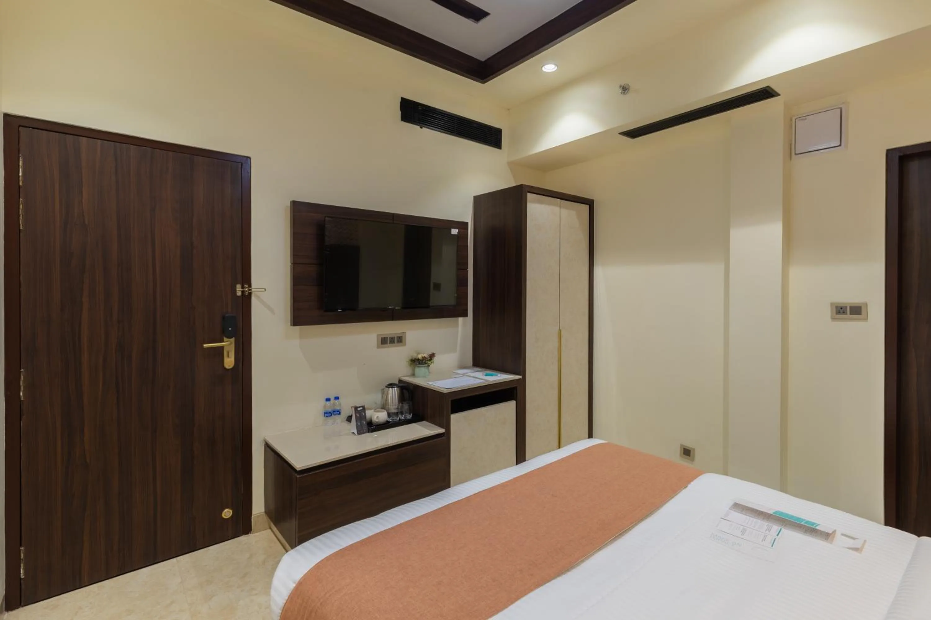 Bedroom, Bed in Royal Rawal - Luxury Boutique Hotel