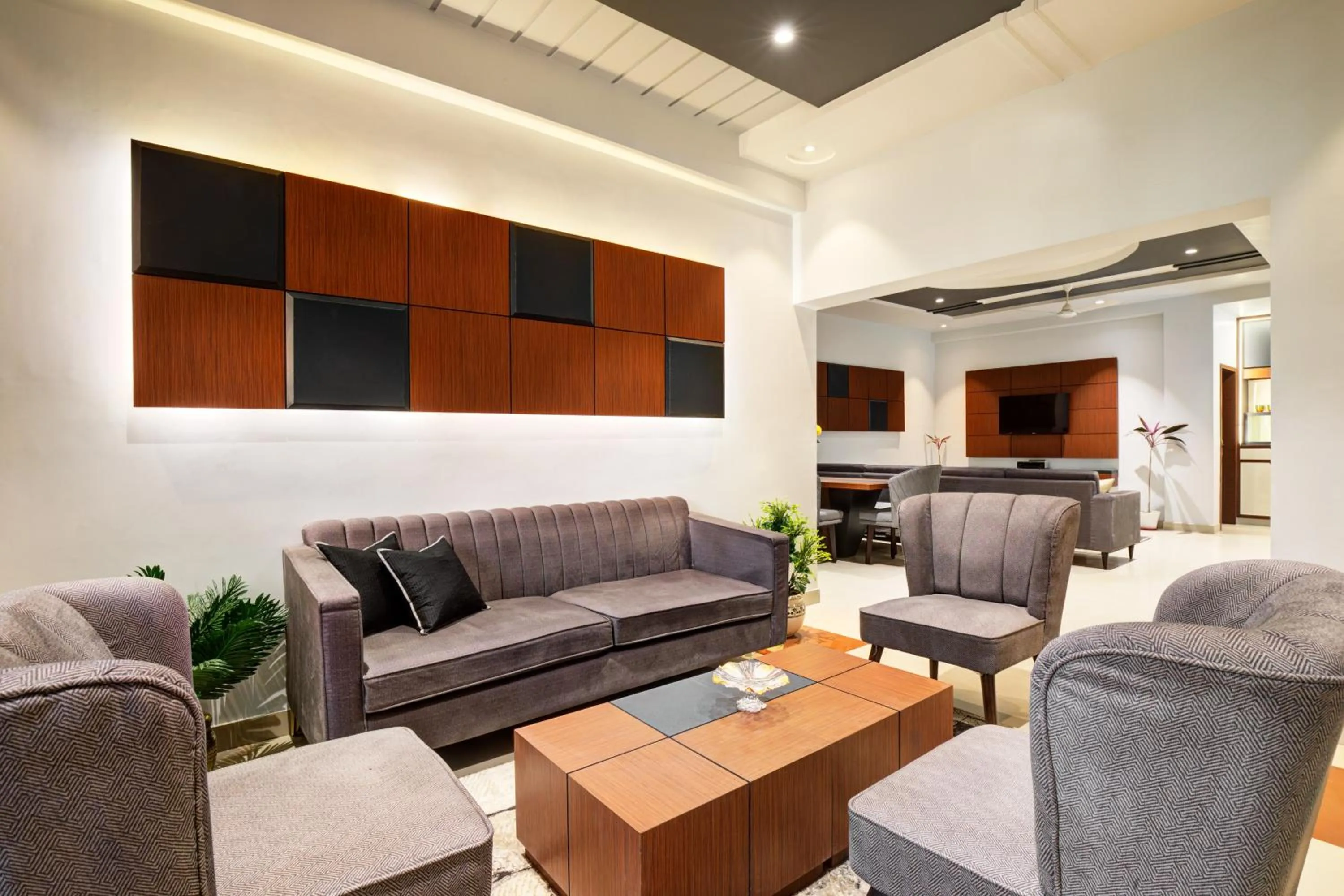 Living room in Royal Rawal - Luxury Boutique Hotel