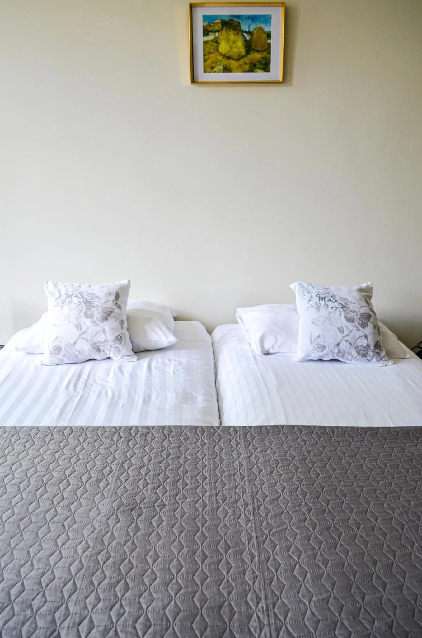 Bed in Family Hotel Kooyk