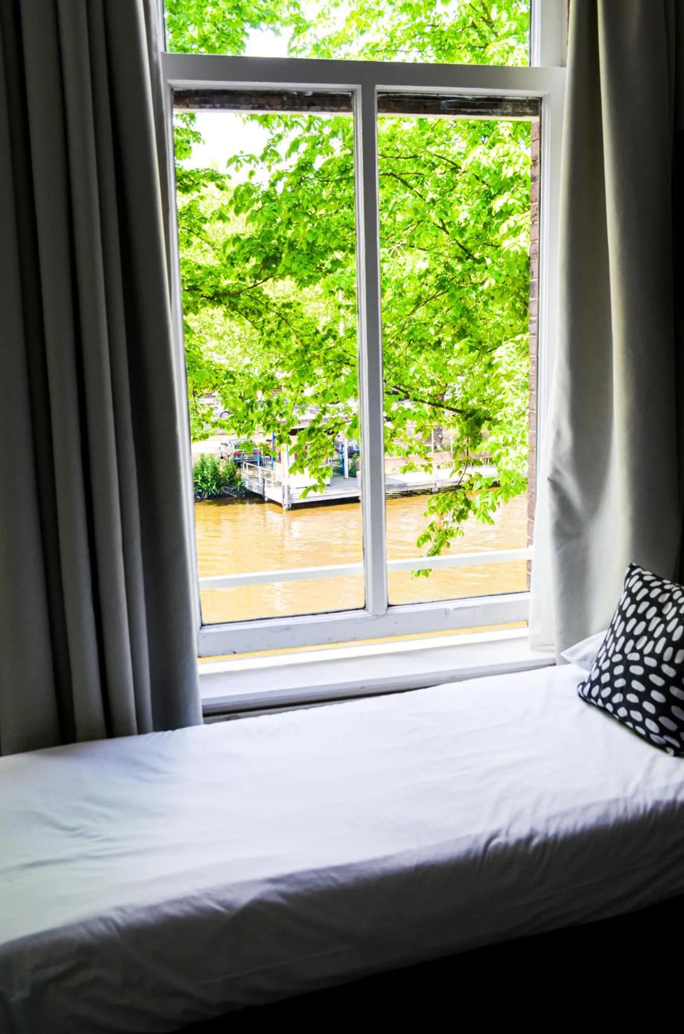 Bed in Family Hotel Kooyk