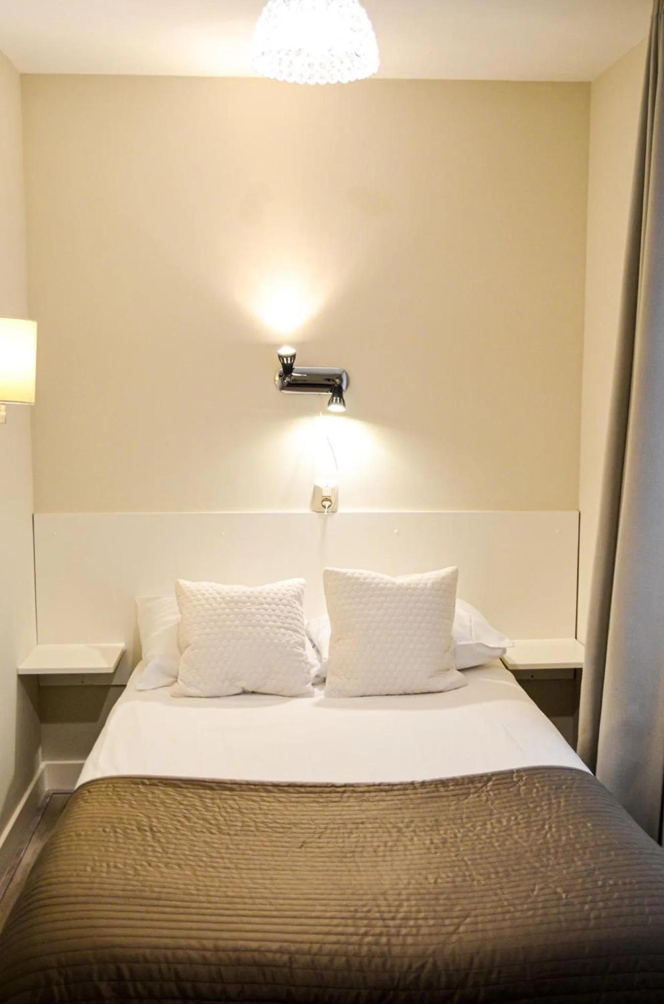 Bed in Family Hotel Kooyk