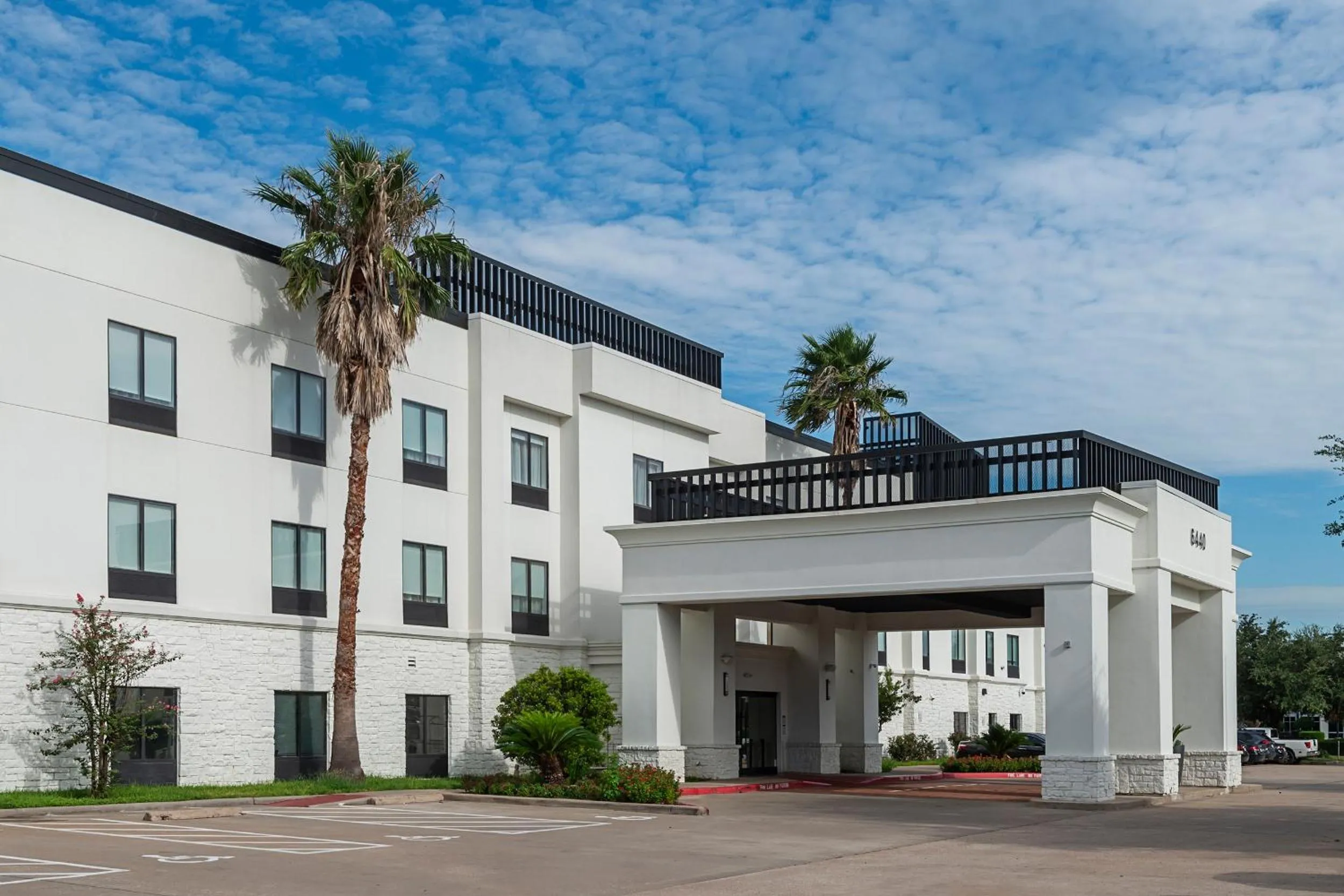Property building in Champions Club and Hotel, Houston Westchase