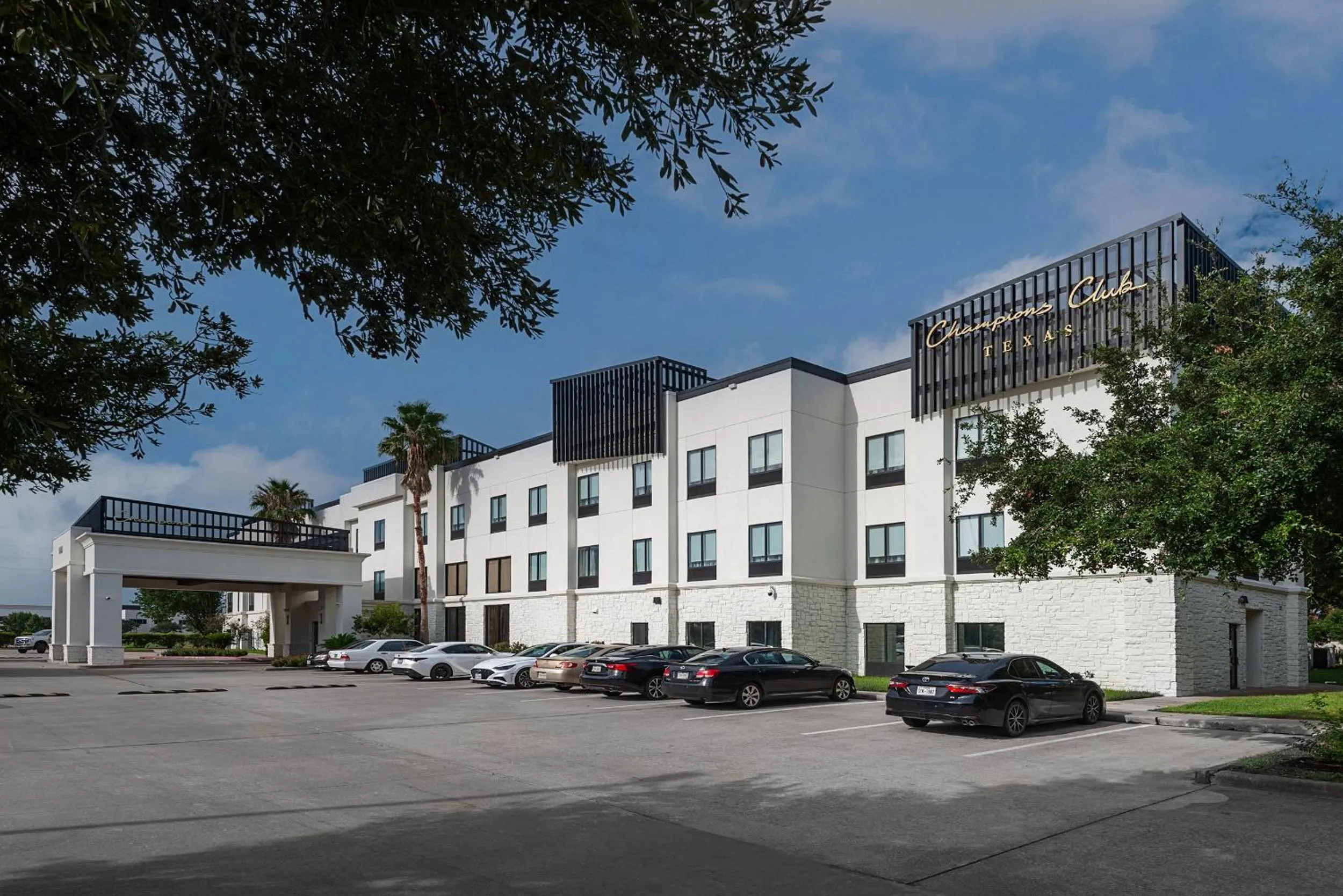 Property building in Champions Club and Hotel, Houston Westchase