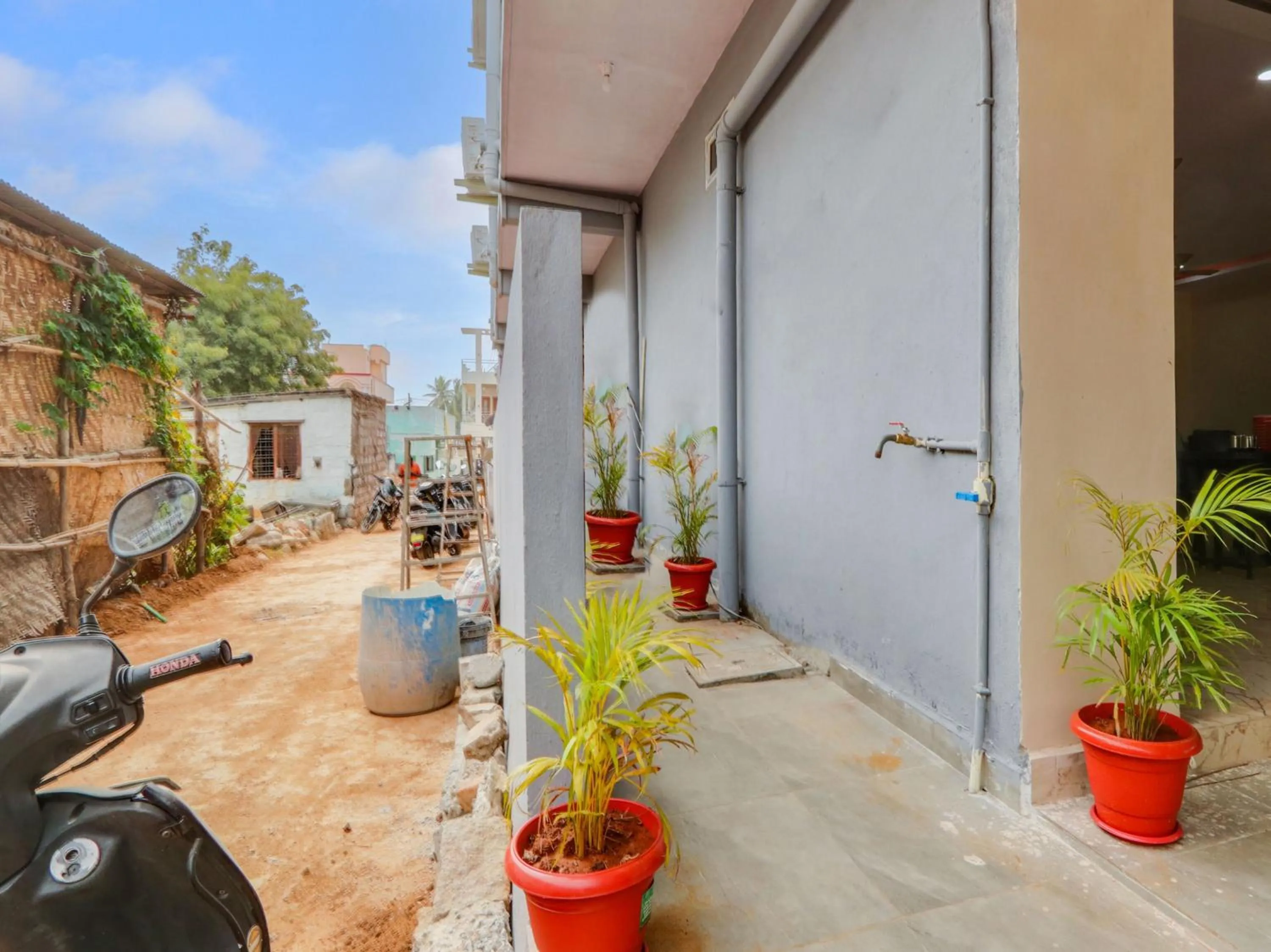 Facade/entrance in Hotel O SR Grand