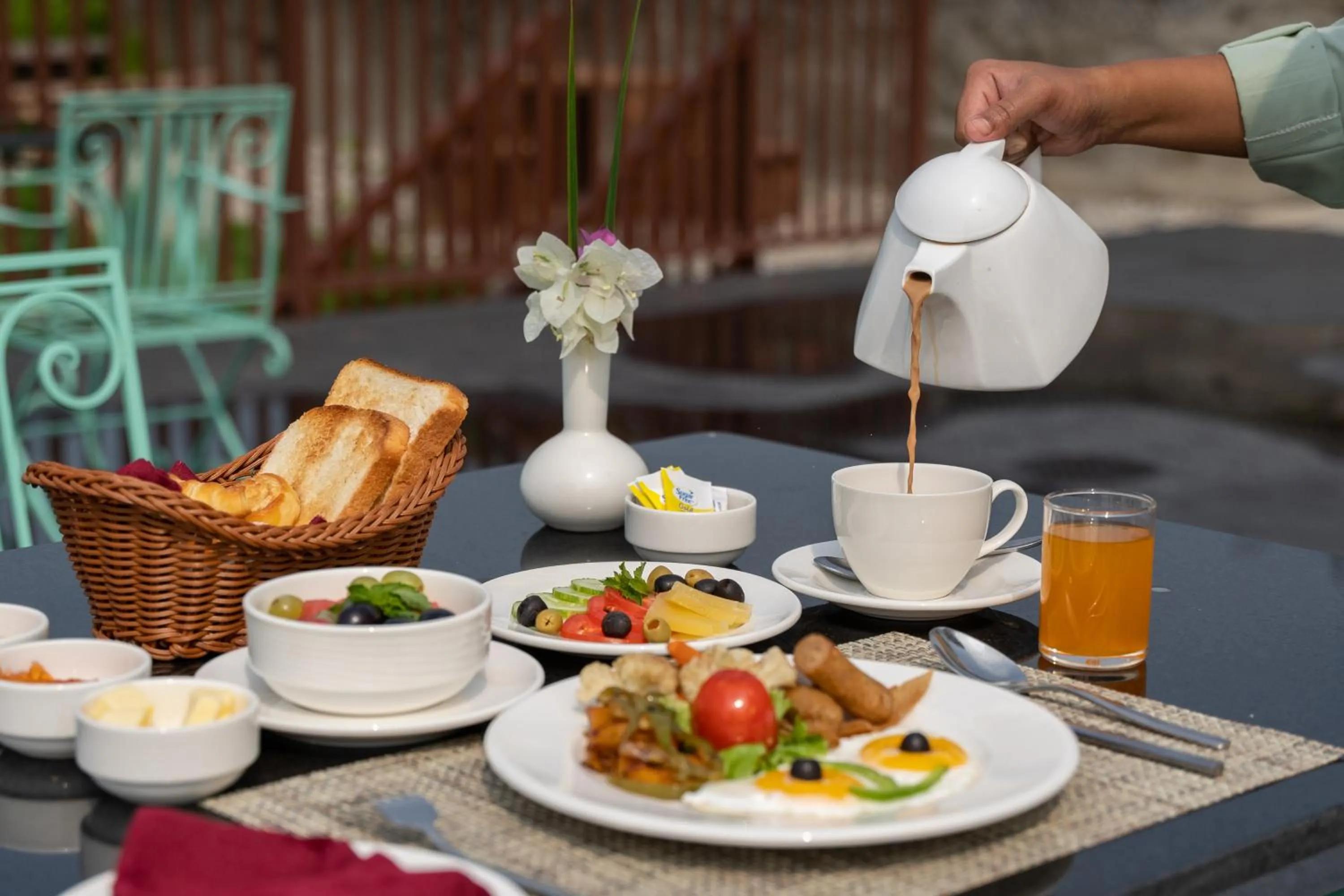 Coffee/tea facilities in River Bank Jungle Resort, Chitwan