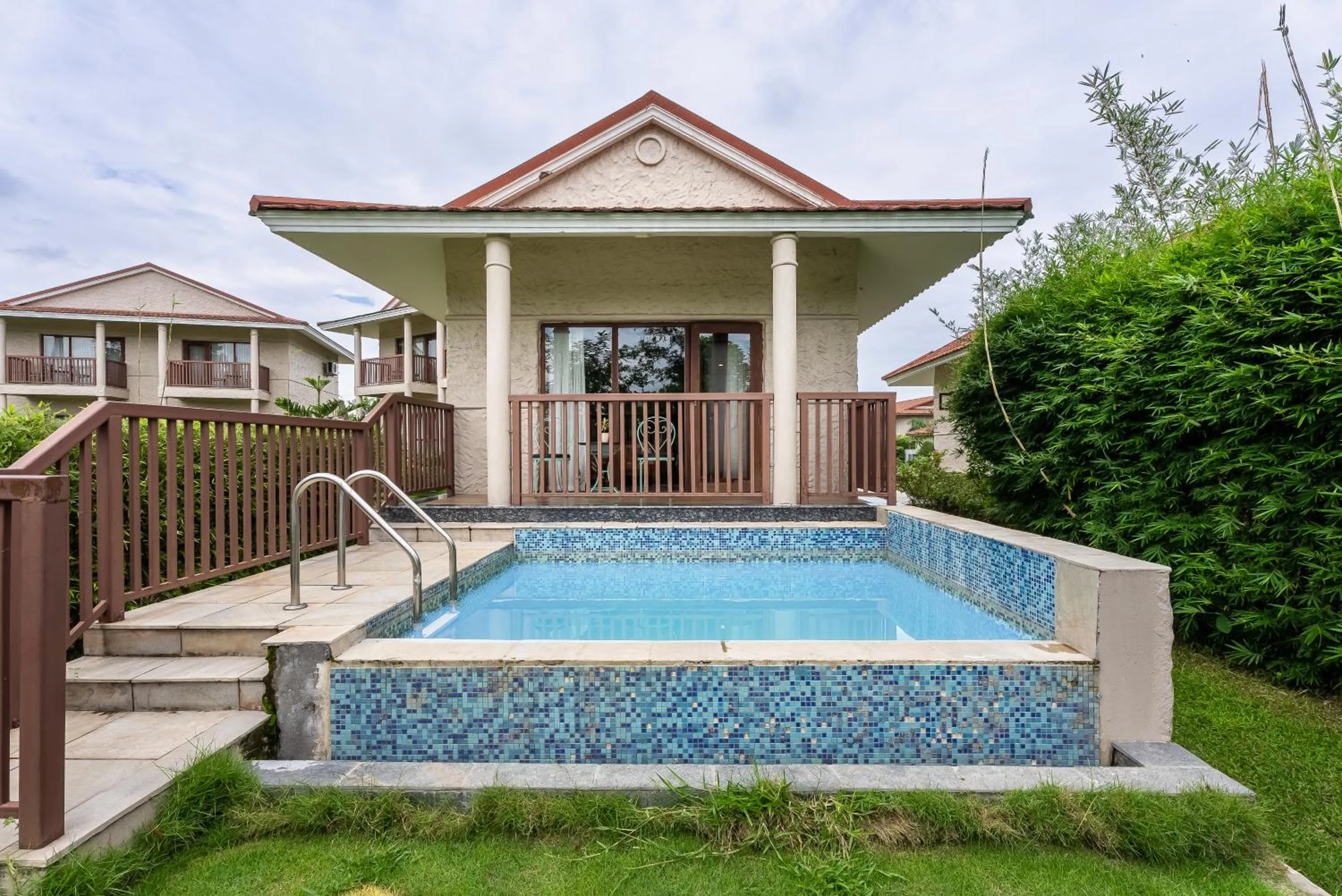 Property building in River Bank Jungle Resort, Chitwan
