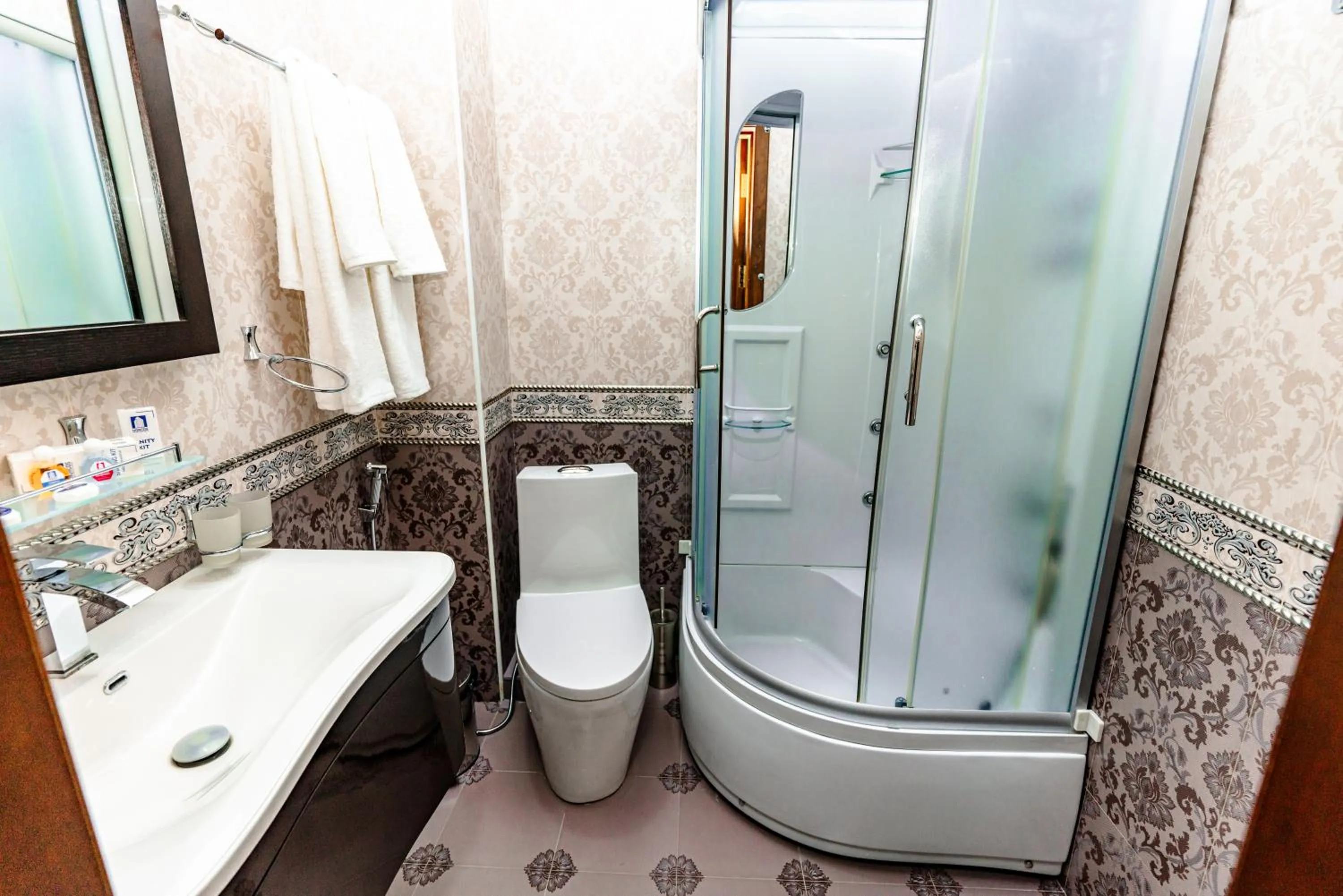 Shower in Bagizagan Hotel