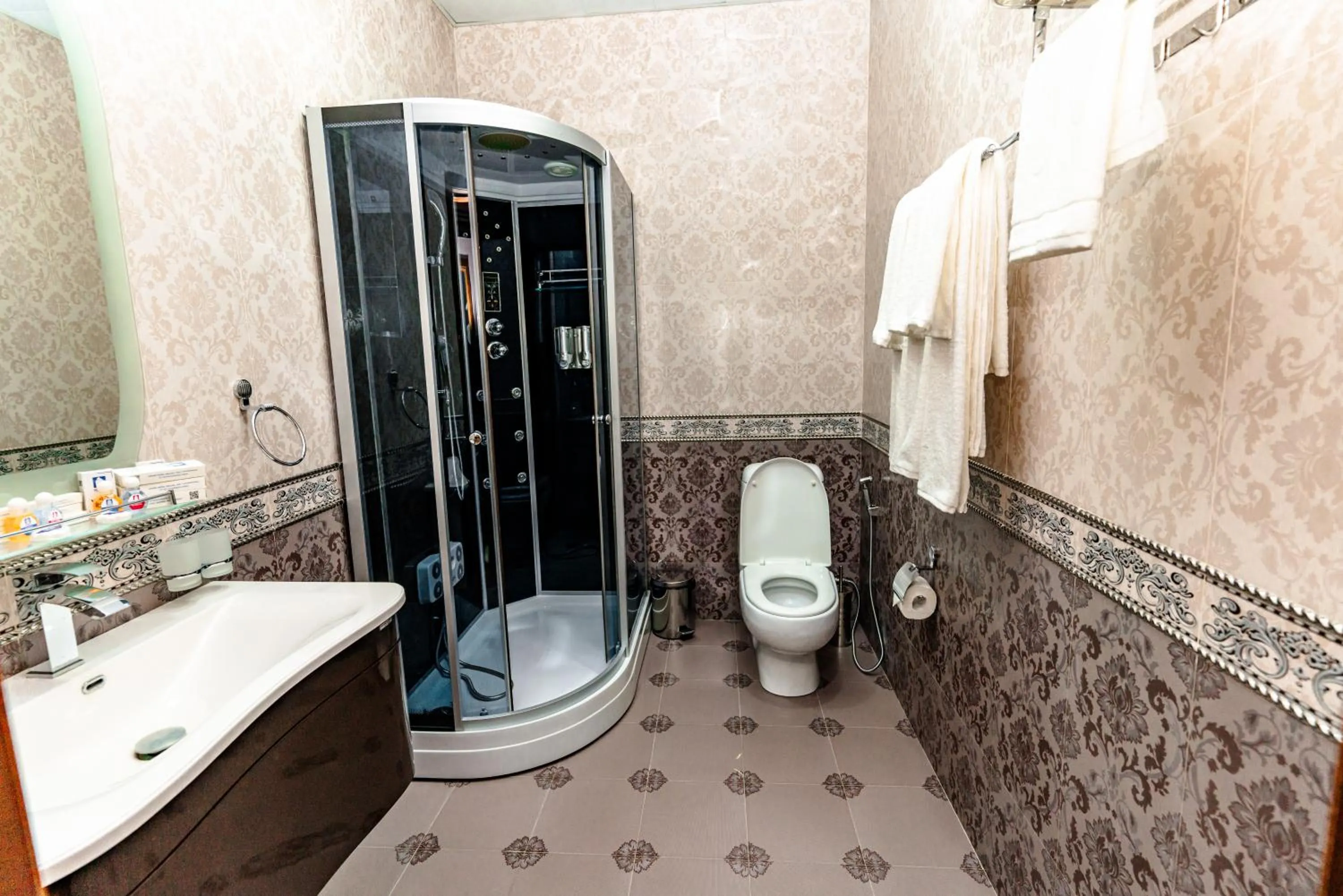 Shower in Bagizagan Hotel