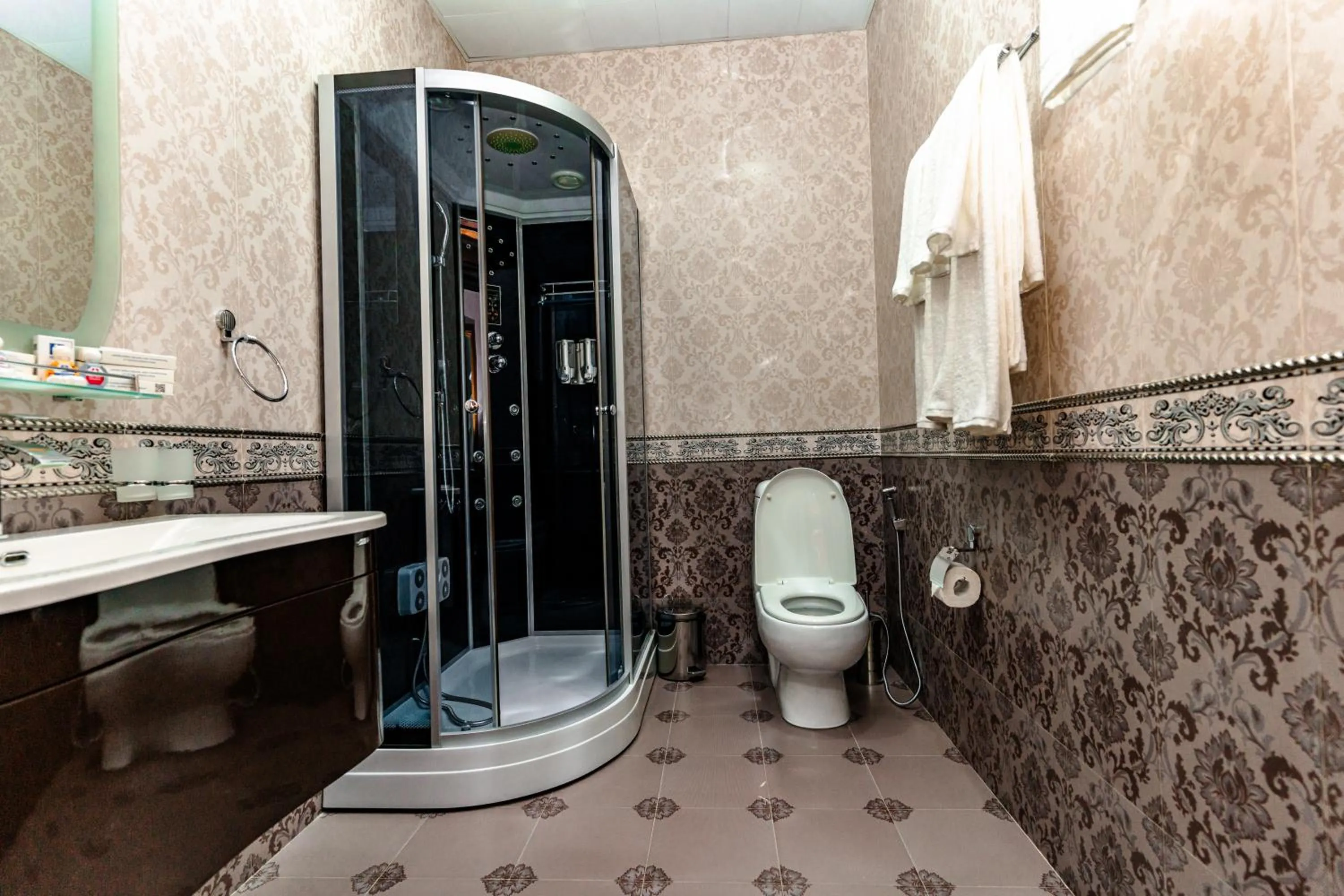 Shower in Bagizagan Hotel