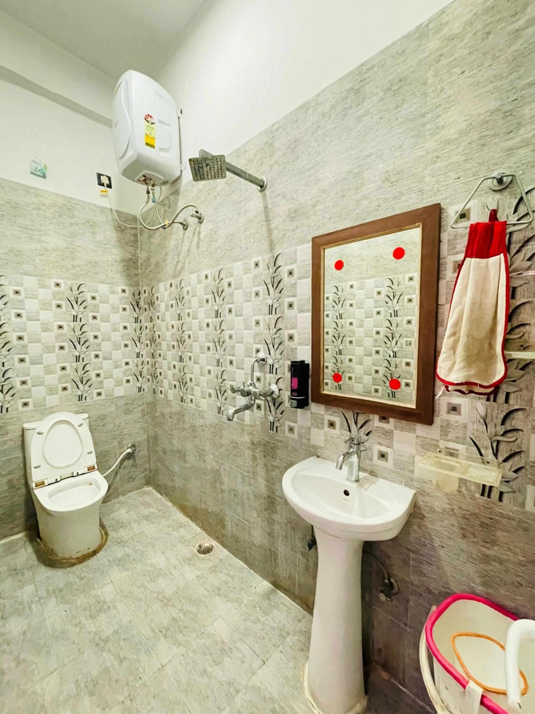 G P Guest House And Banquet Hall