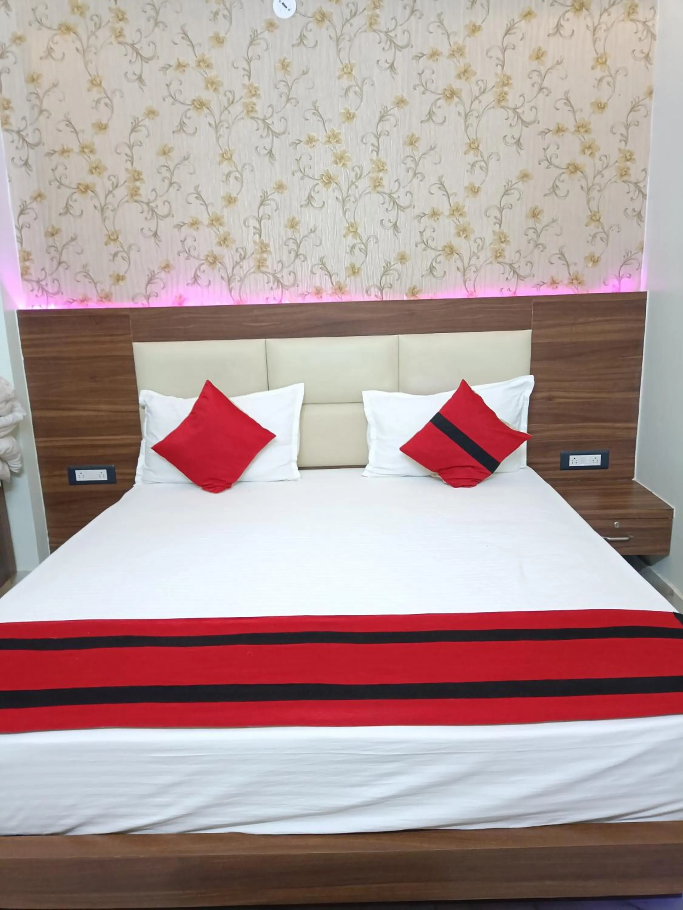 Bed in G P Guest House And Banquet Hall
