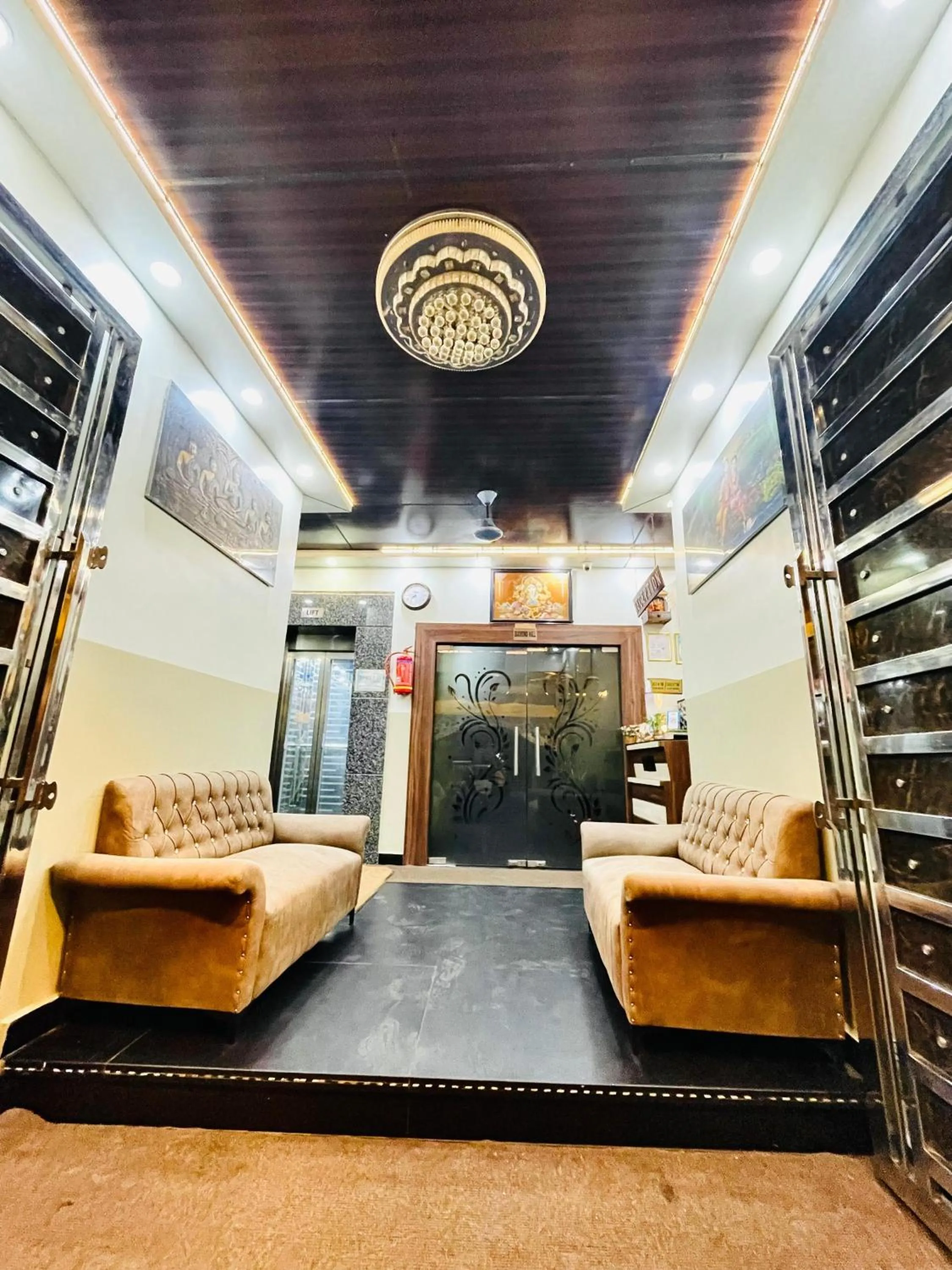 G P Guest House And Banquet Hall